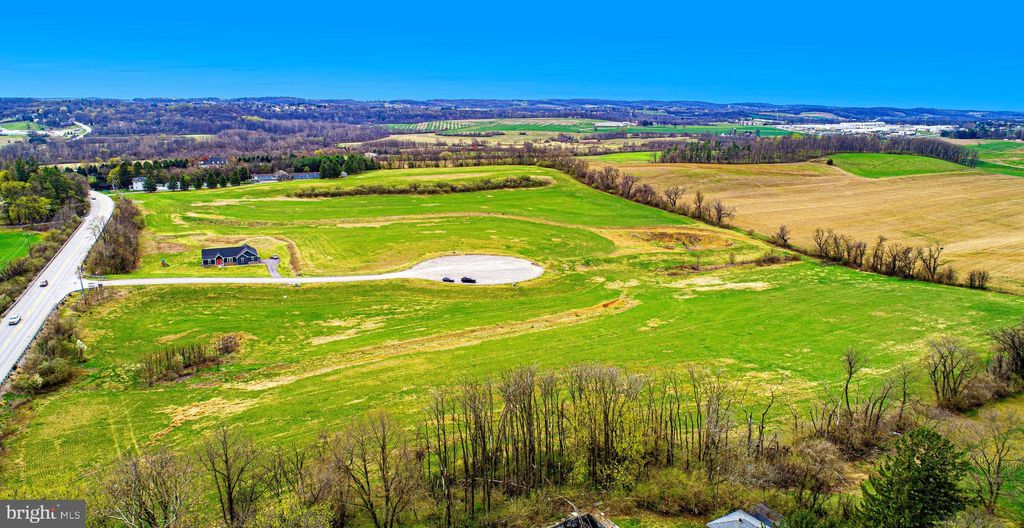 Photo of 4070 Rolling Meadow Court, YORK, PA 17408 (MLS # PAYK2079674)