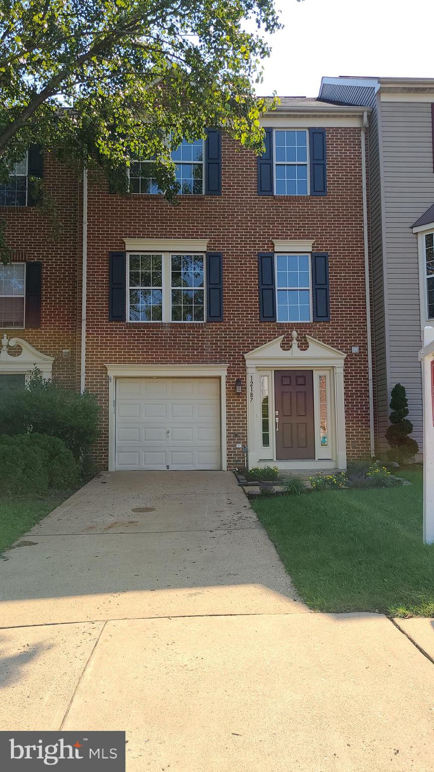 VILLAGES AT SAYBROOKE - Residential Lease