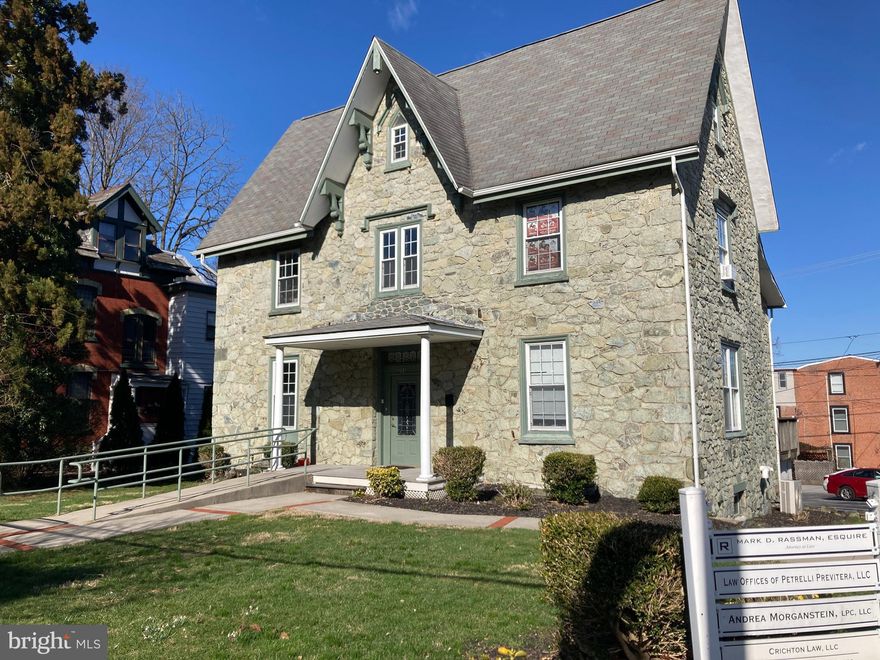 Office suites available for lease. Located in downtown West Chester, within walking distance to the Chester County Courthouse and close to major roadways such as routes 202 and 322. A communal kitchenette is on the first floor. Free on-street parking available.

3rd Floor  Walkup- 3 offices totaling 630 sq. ft. -  $850/month plus utilities.