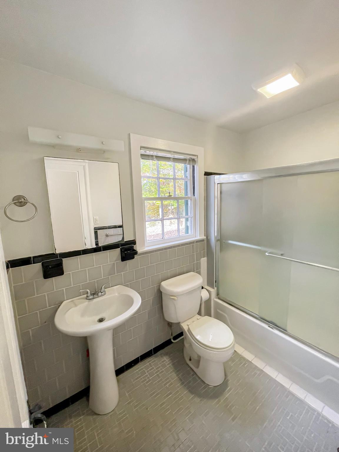 BELMONT BAY - Residential Lease