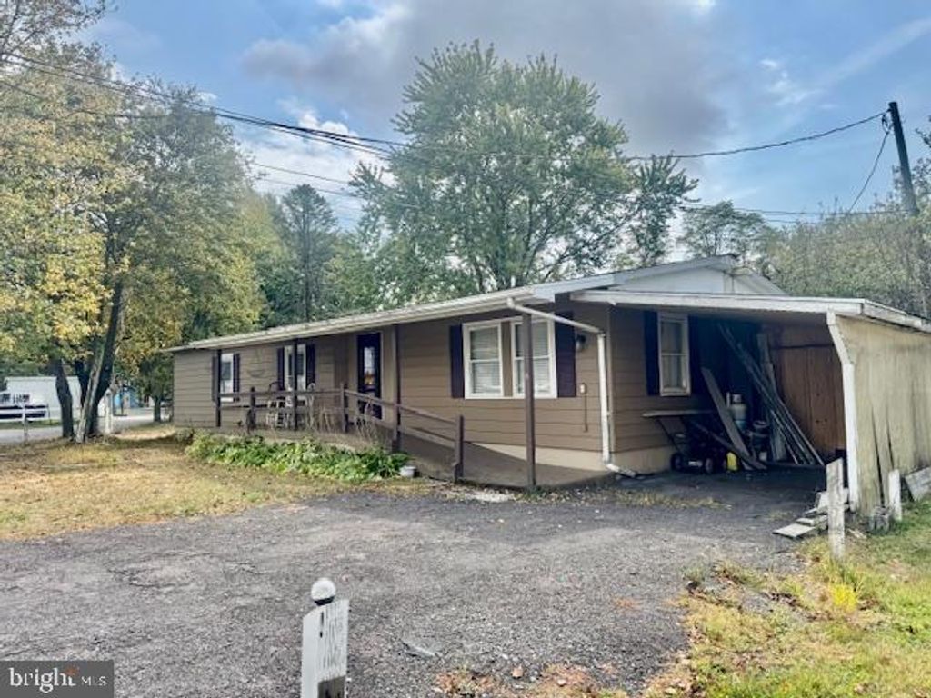 Photo of 1 Pine Street, DELANO, PA 18220 (MLS # PASK2023594)