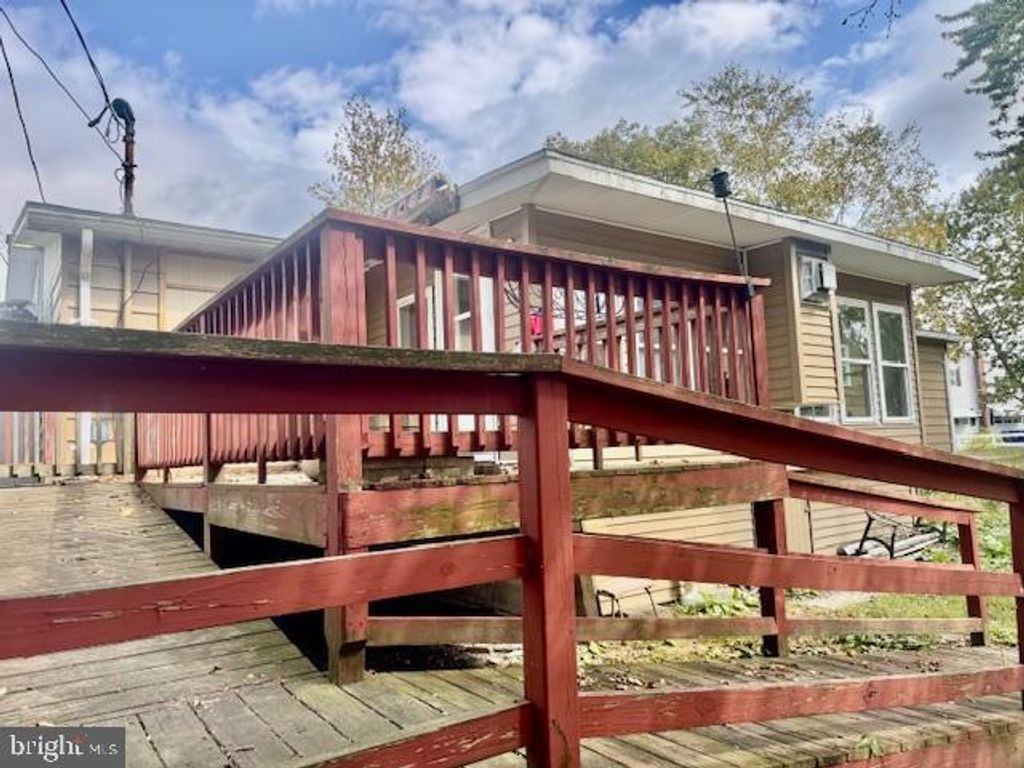 Photo of 1 Pine Street, DELANO, PA 18220 (MLS # PASK2023594)