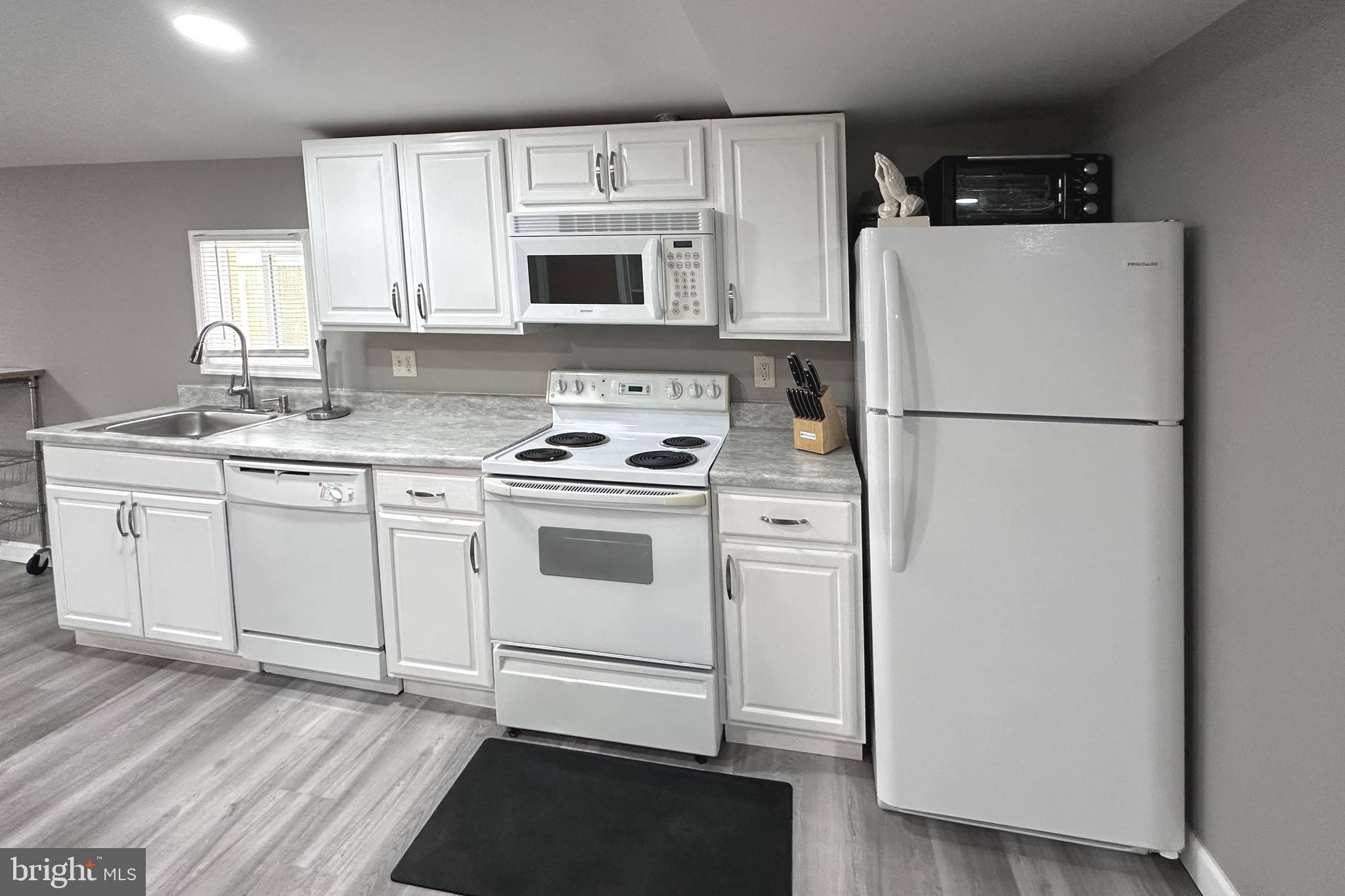 SUNSHINE MOBILE HOME PK - Residential