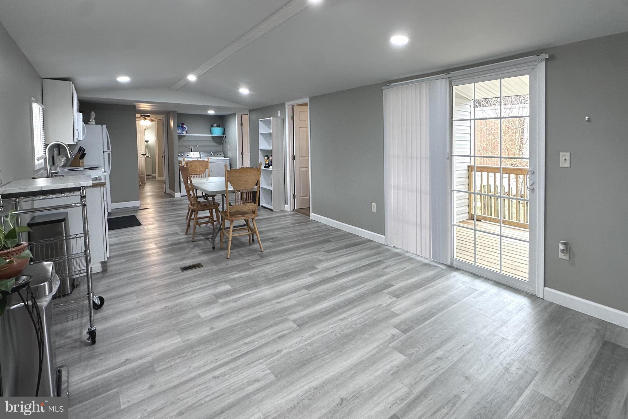 SUNSHINE MOBILE HOME PK - Residential