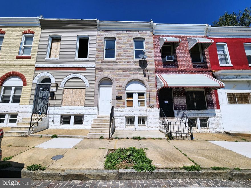ONLINE AUCTION: Bidding begins 6/17/2025 @ 10:00 AM. Bidding ends 6/19/2025 @ 12:30 PM. List Price is Suggested Opening Bid. Deposit: $10,000

2 Story Townhouse located in the Broadway East area.
JUST MINUTES to Clifton Park & Johns Hopkins Hospital.
Easy access to major traffic artery E North Ave.
Property is vacant.