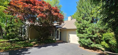 1821 DRIVER AVENUE LANCASTER PA 17602