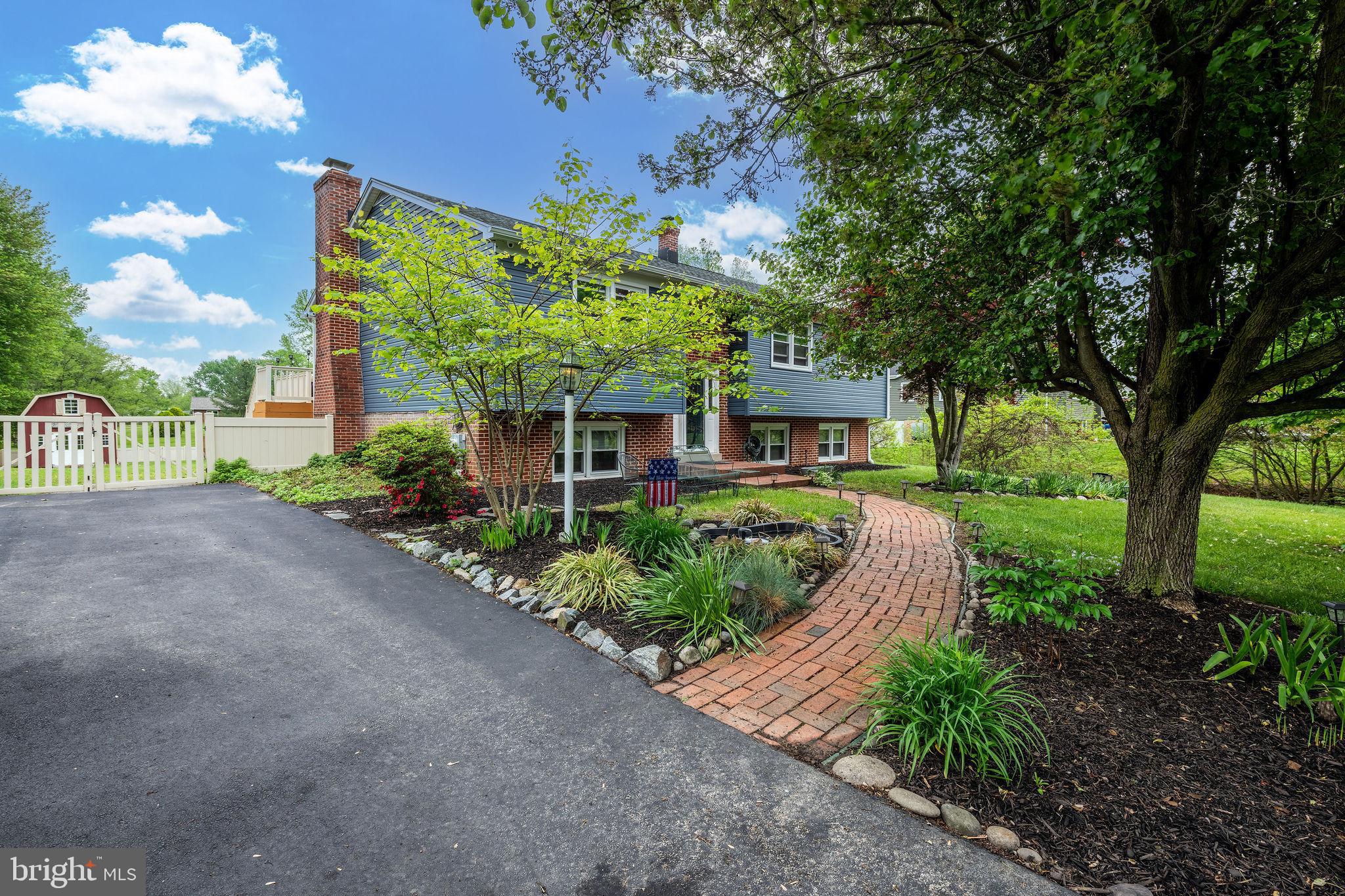 MELODY MEADOWS - Residential