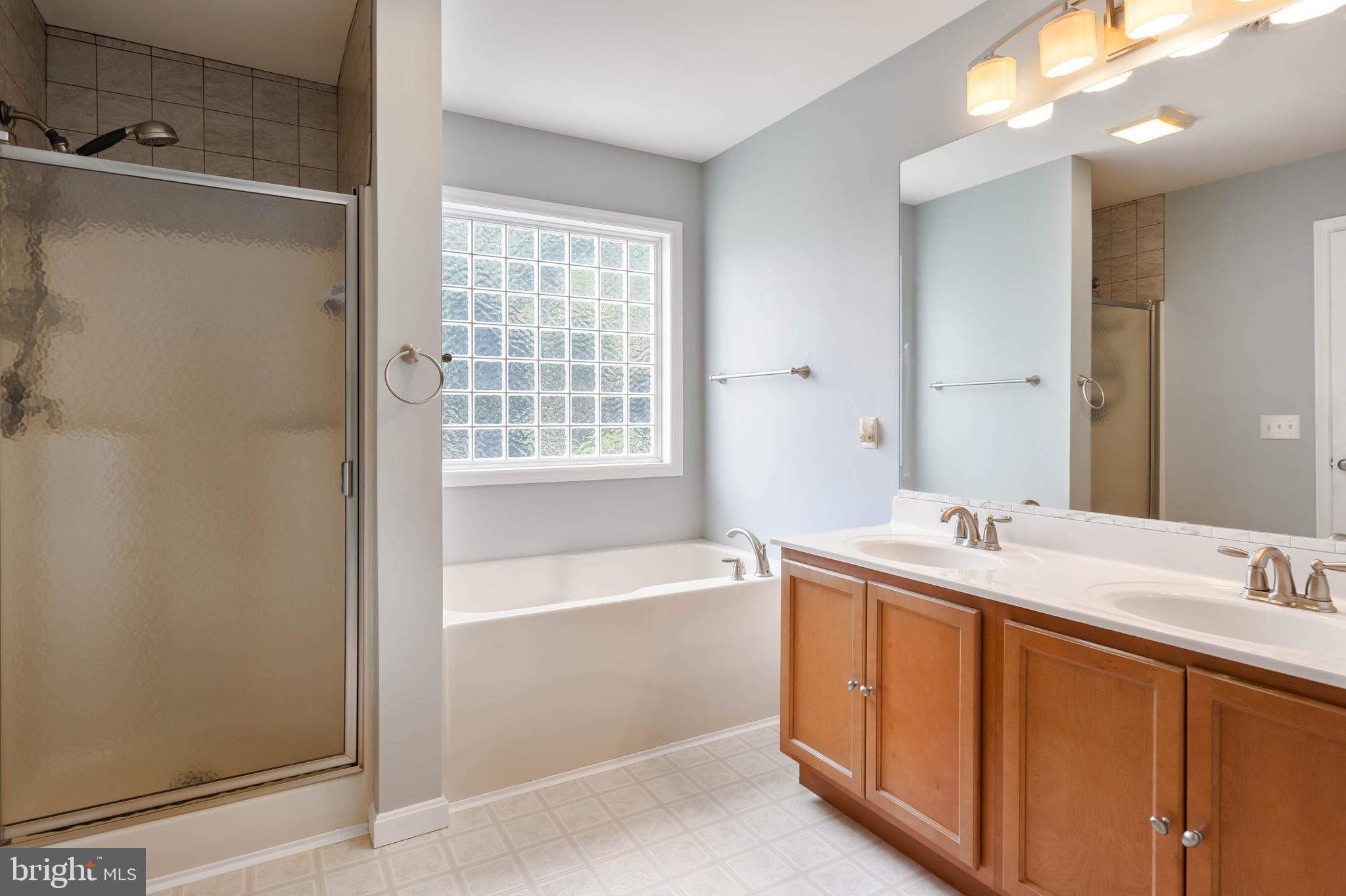 LYNNWOOD VILLAGE - Residential