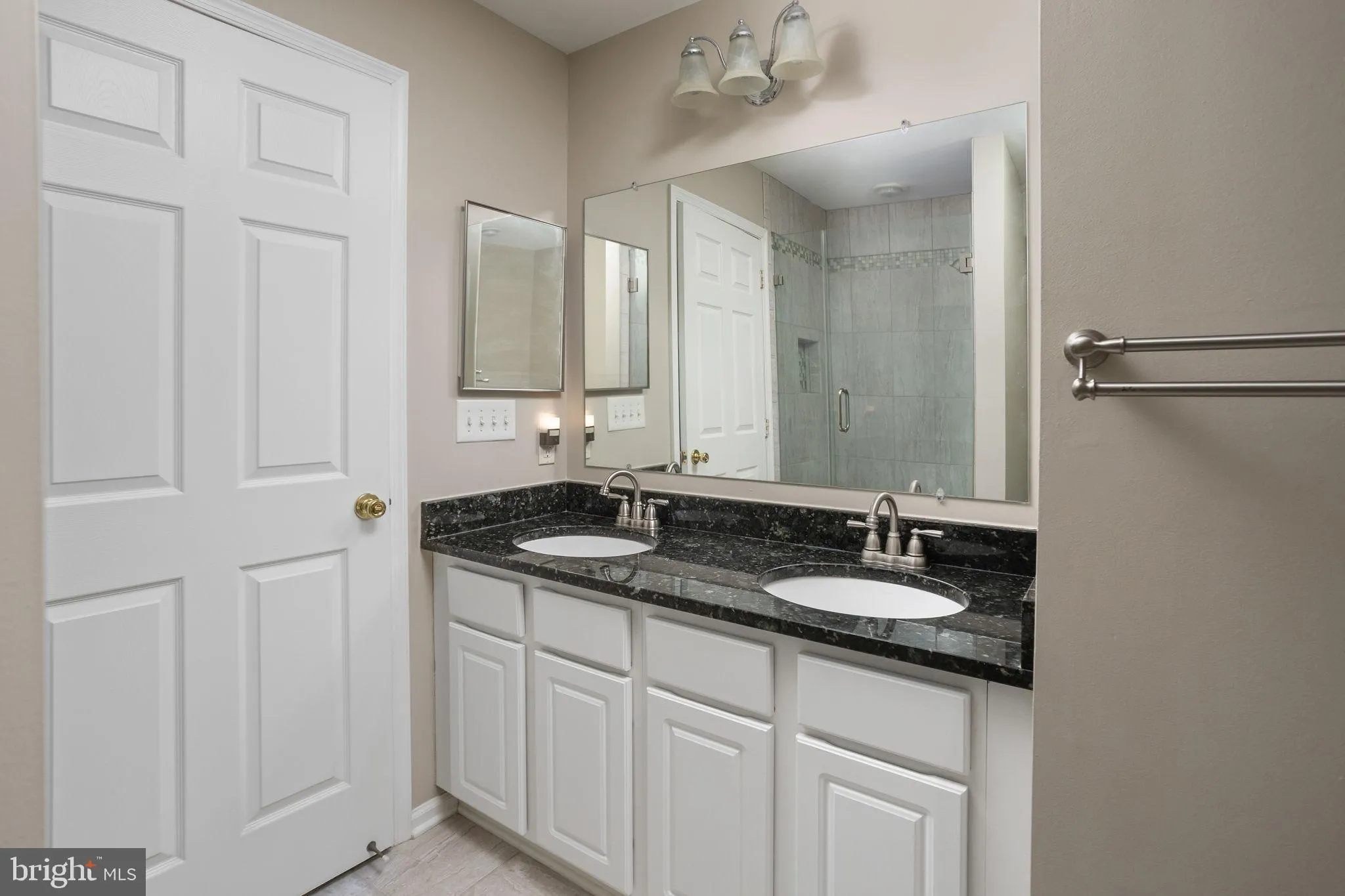 Hainesport, New Jersey 08036, United States, 3 Bedrooms Bedrooms, ,4 BathroomsBathrooms,Residential,Pending,11492