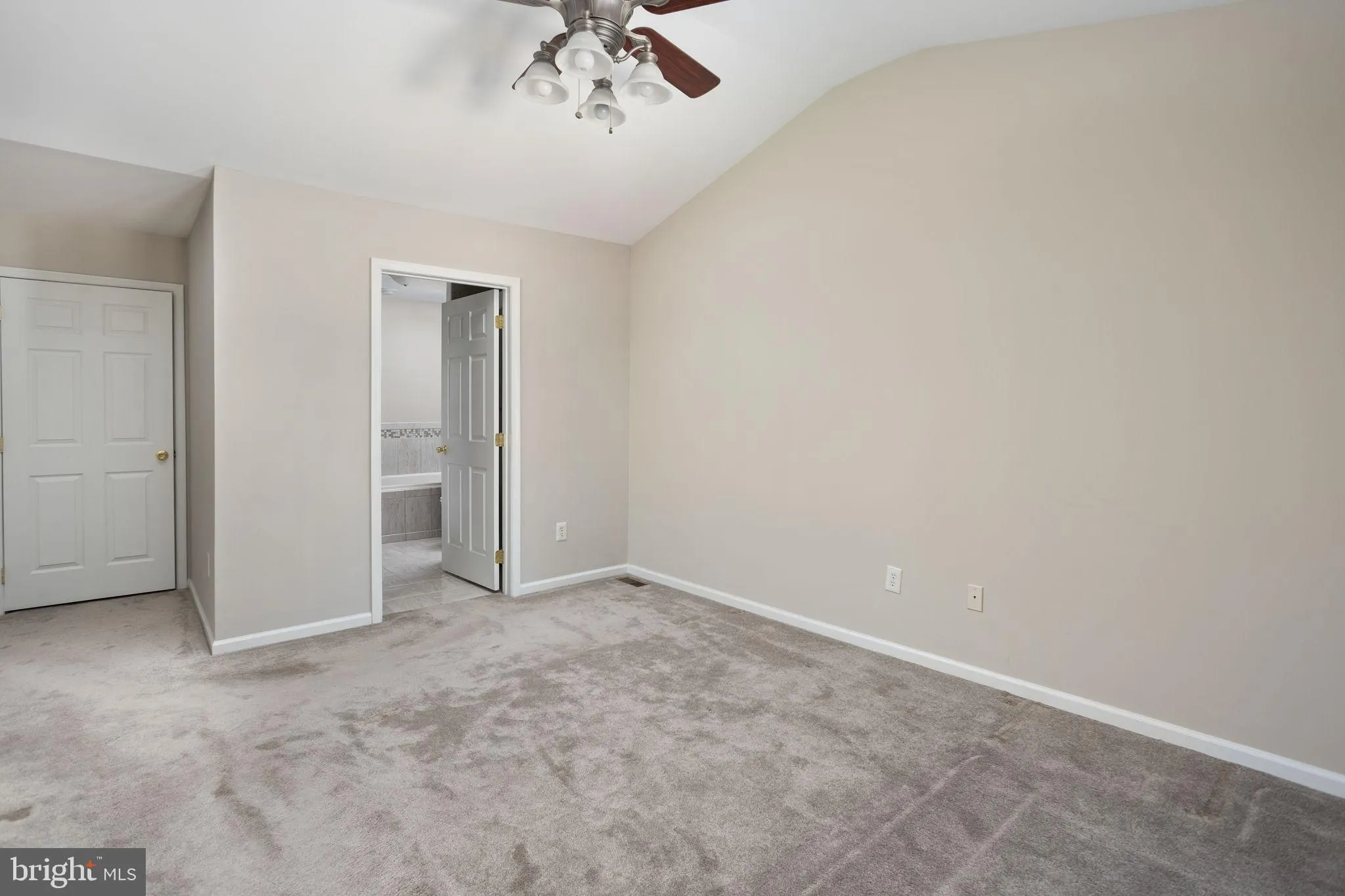 Hainesport, New Jersey 08036, United States, 3 Bedrooms Bedrooms, ,4 BathroomsBathrooms,Residential,Pending,11492