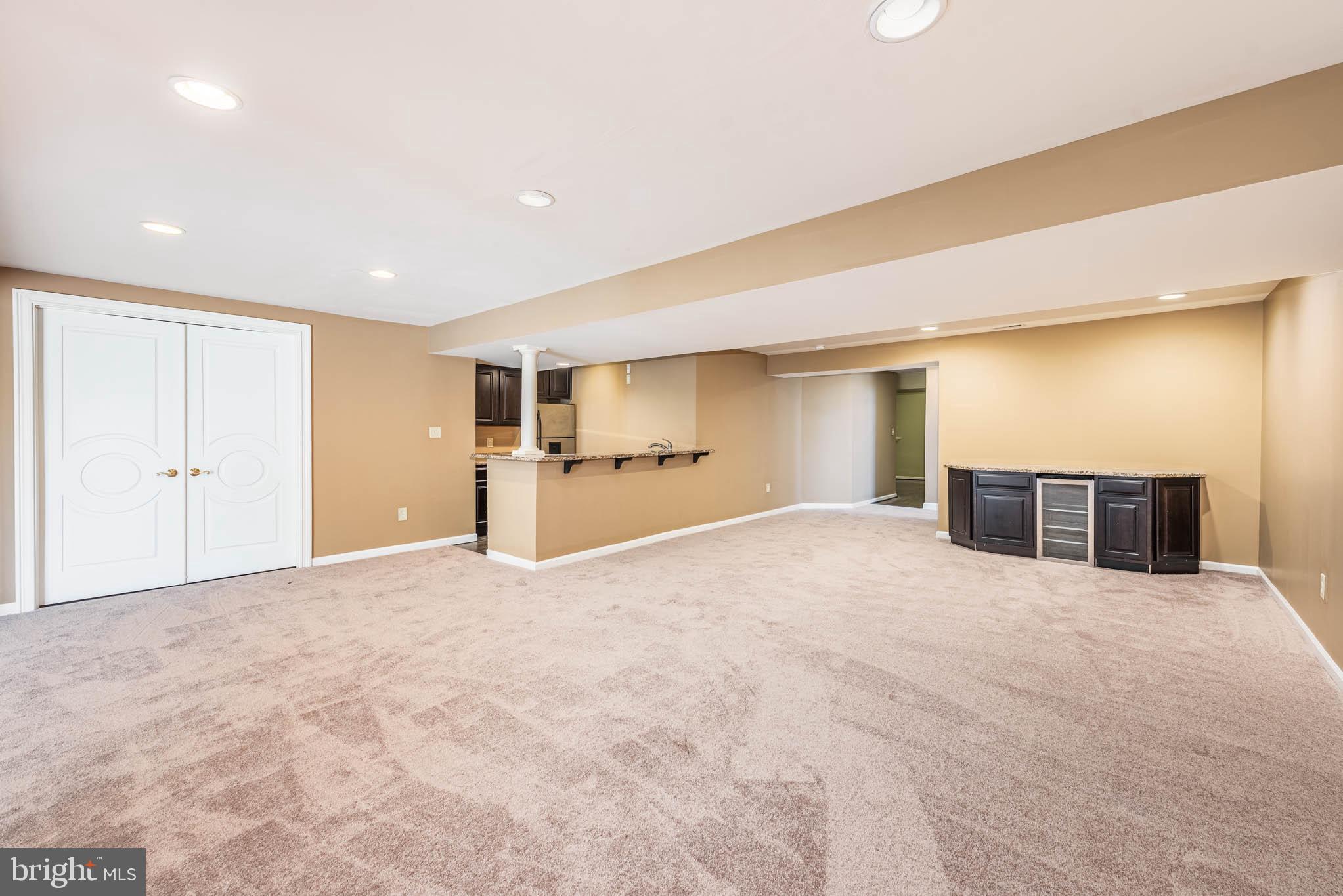 SUNNI SHADE - Residential Lease