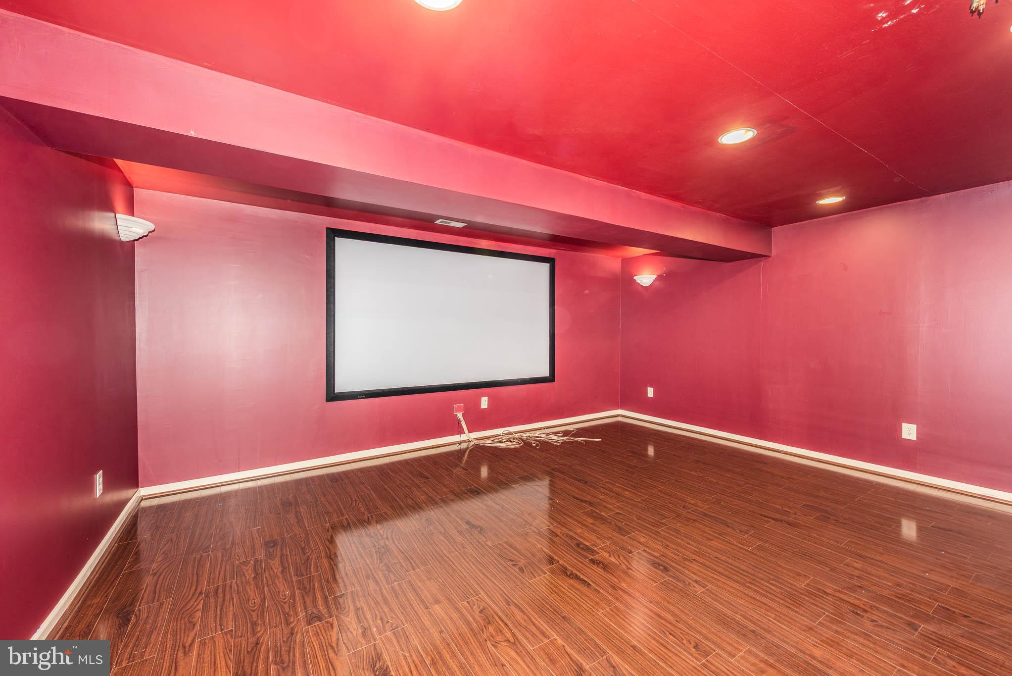 SUNNI SHADE - Residential Lease