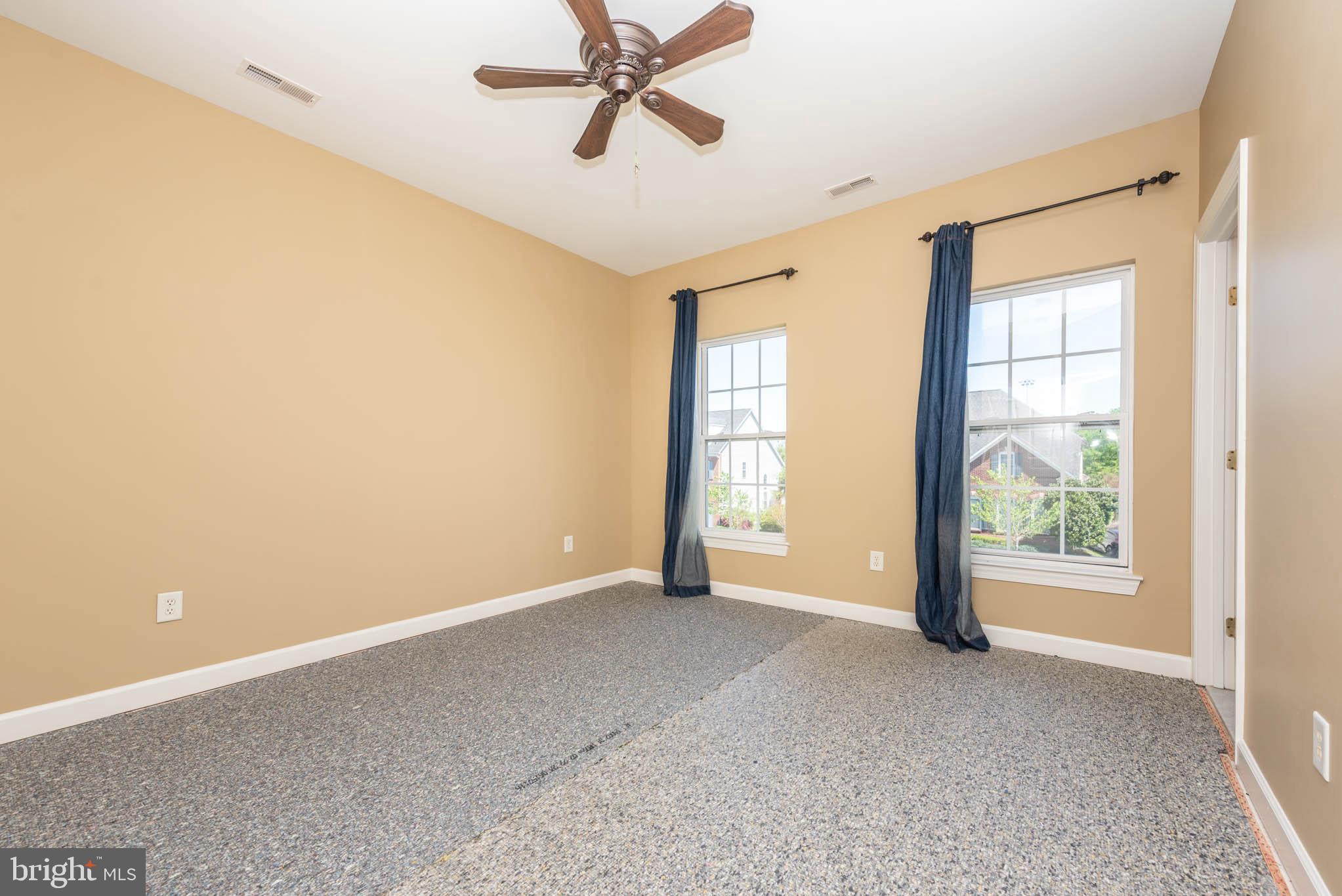 SUNNI SHADE - Residential Lease
