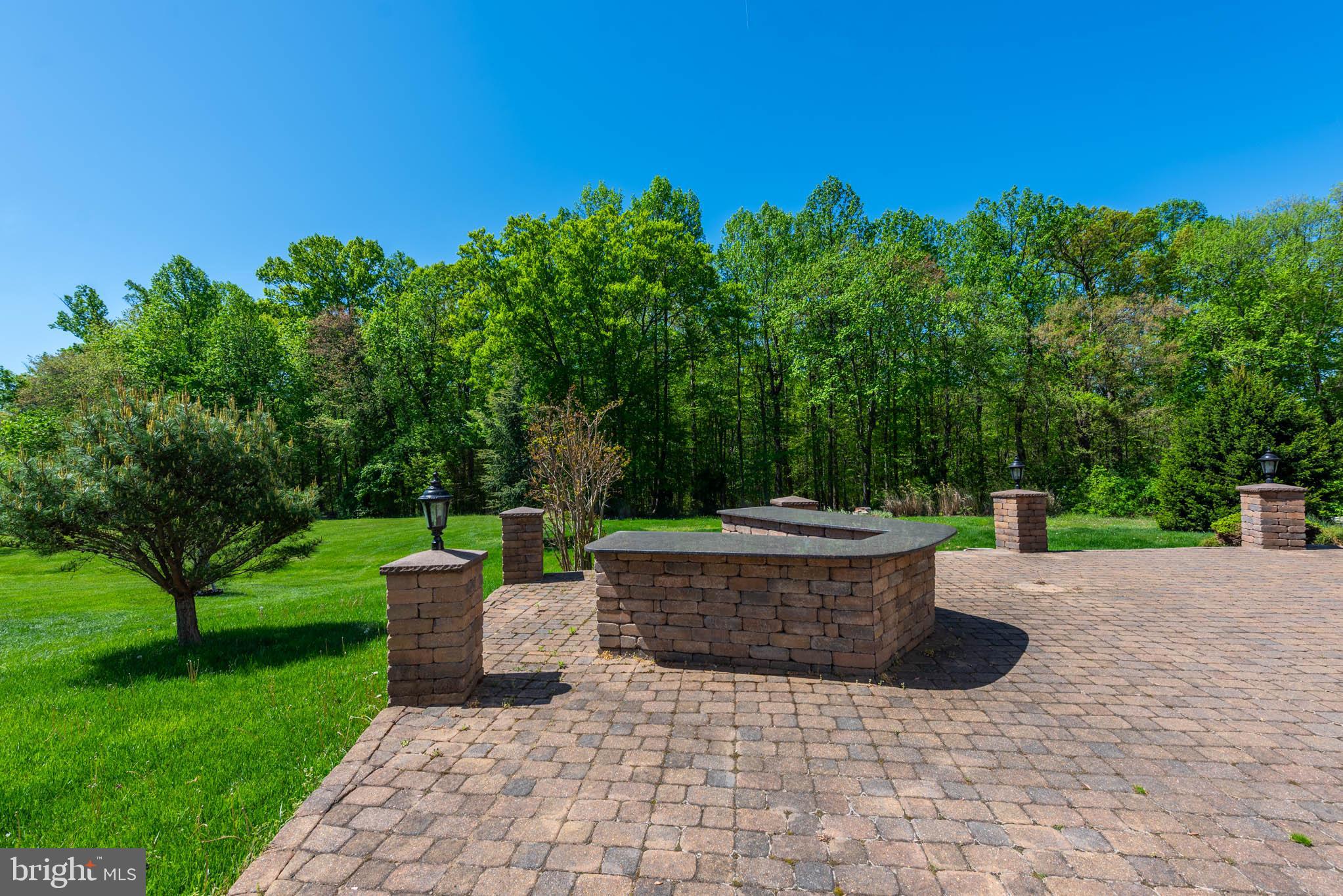 SUNNI SHADE - Residential Lease