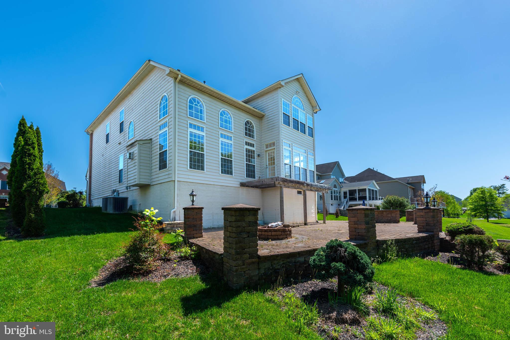 SUNNI SHADE - Residential Lease