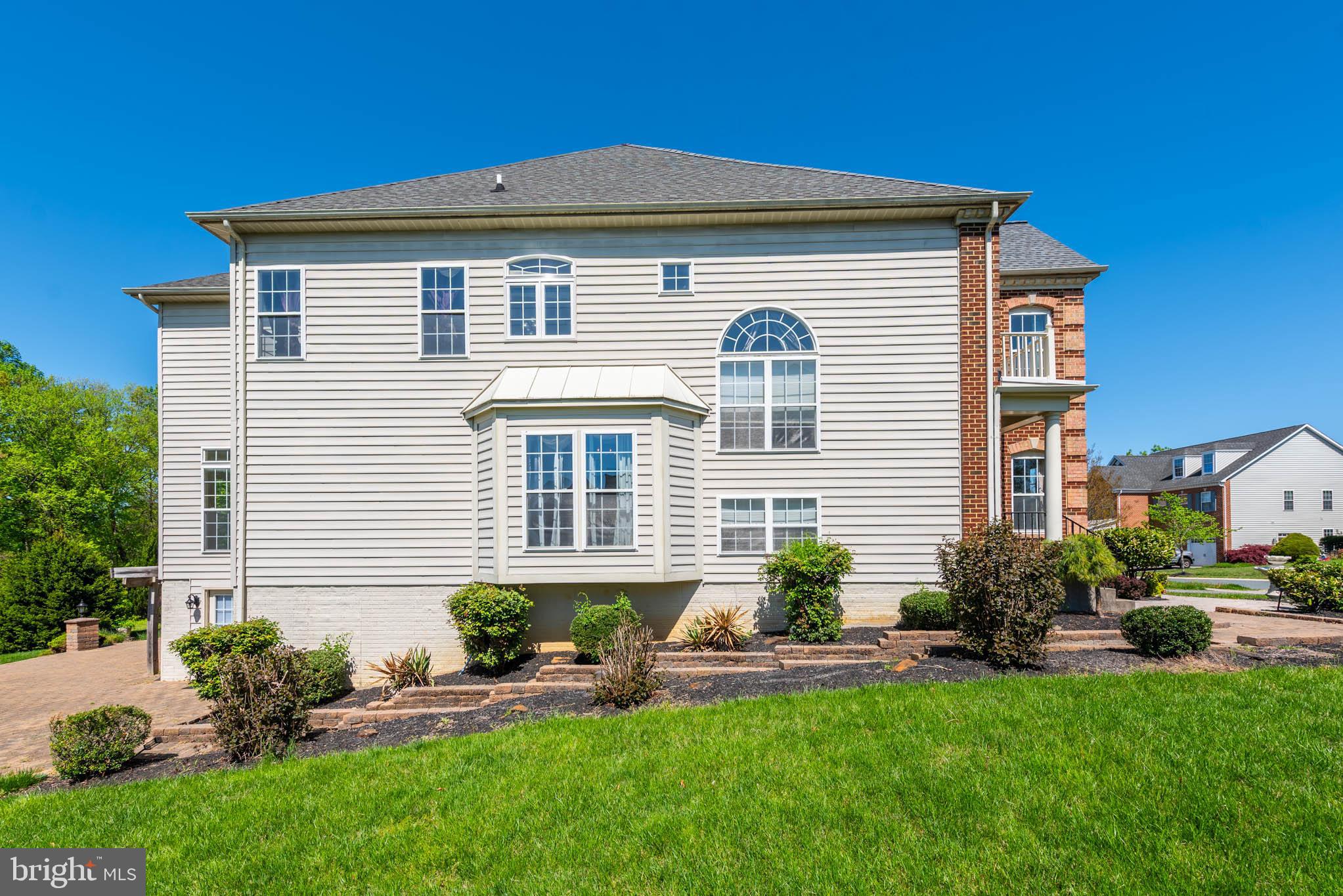 SUNNI SHADE - Residential Lease