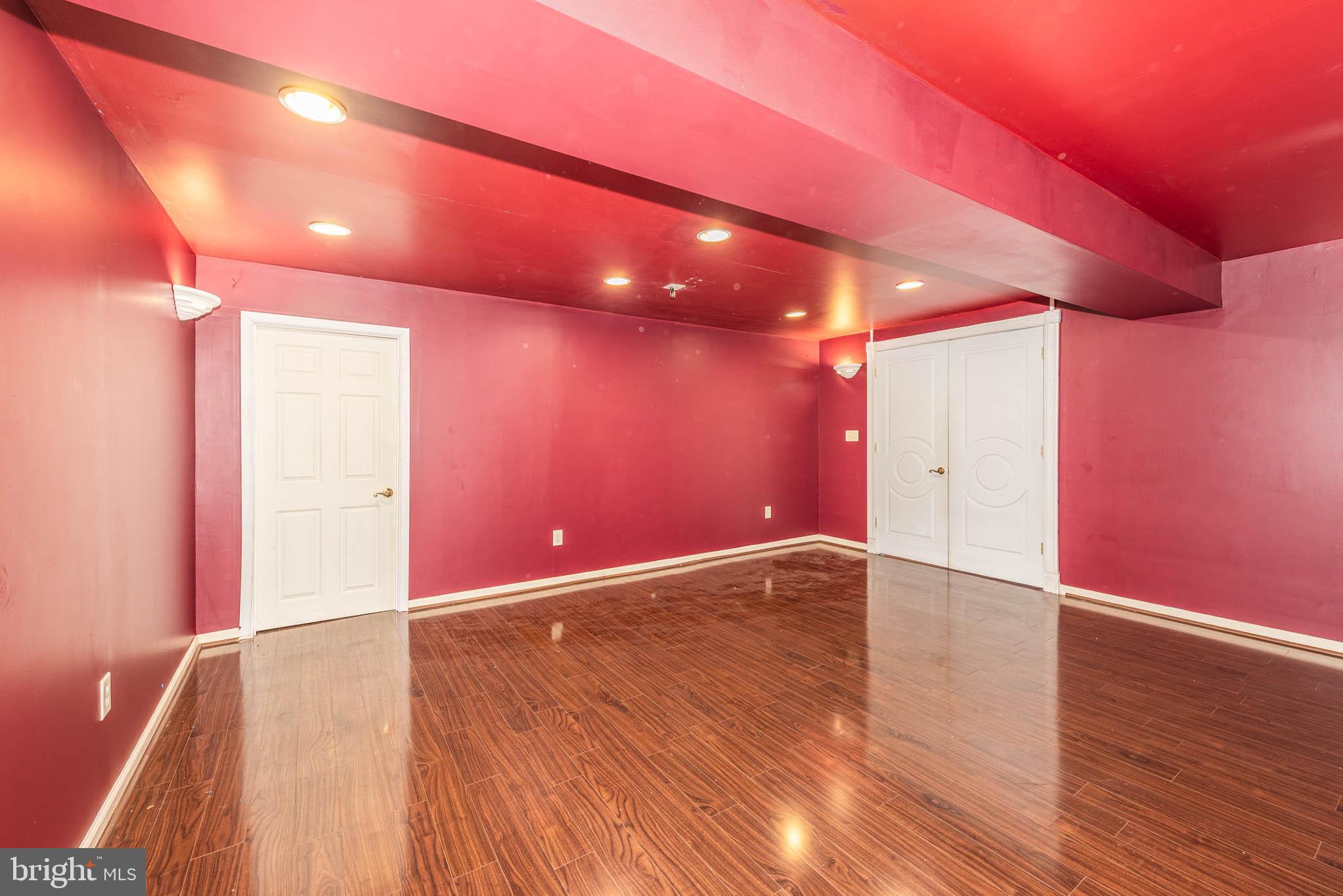 SUNNI SHADE - Residential Lease