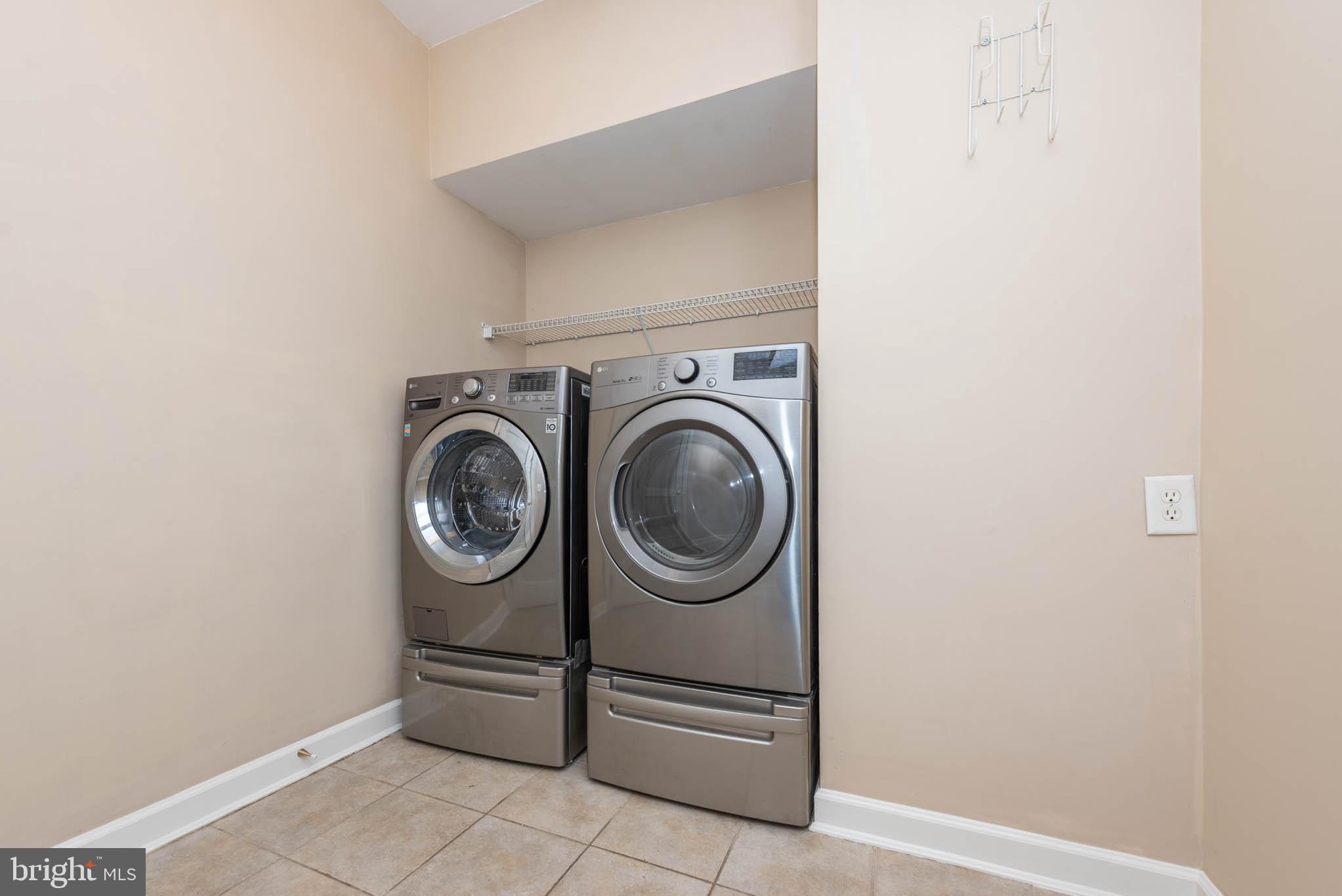 SUNNI SHADE - Residential Lease