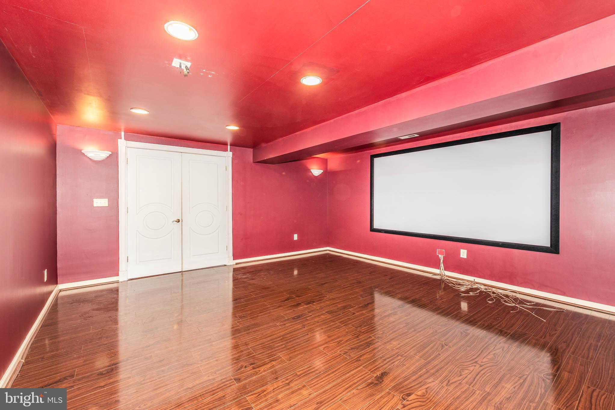 SUNNI SHADE - Residential Lease