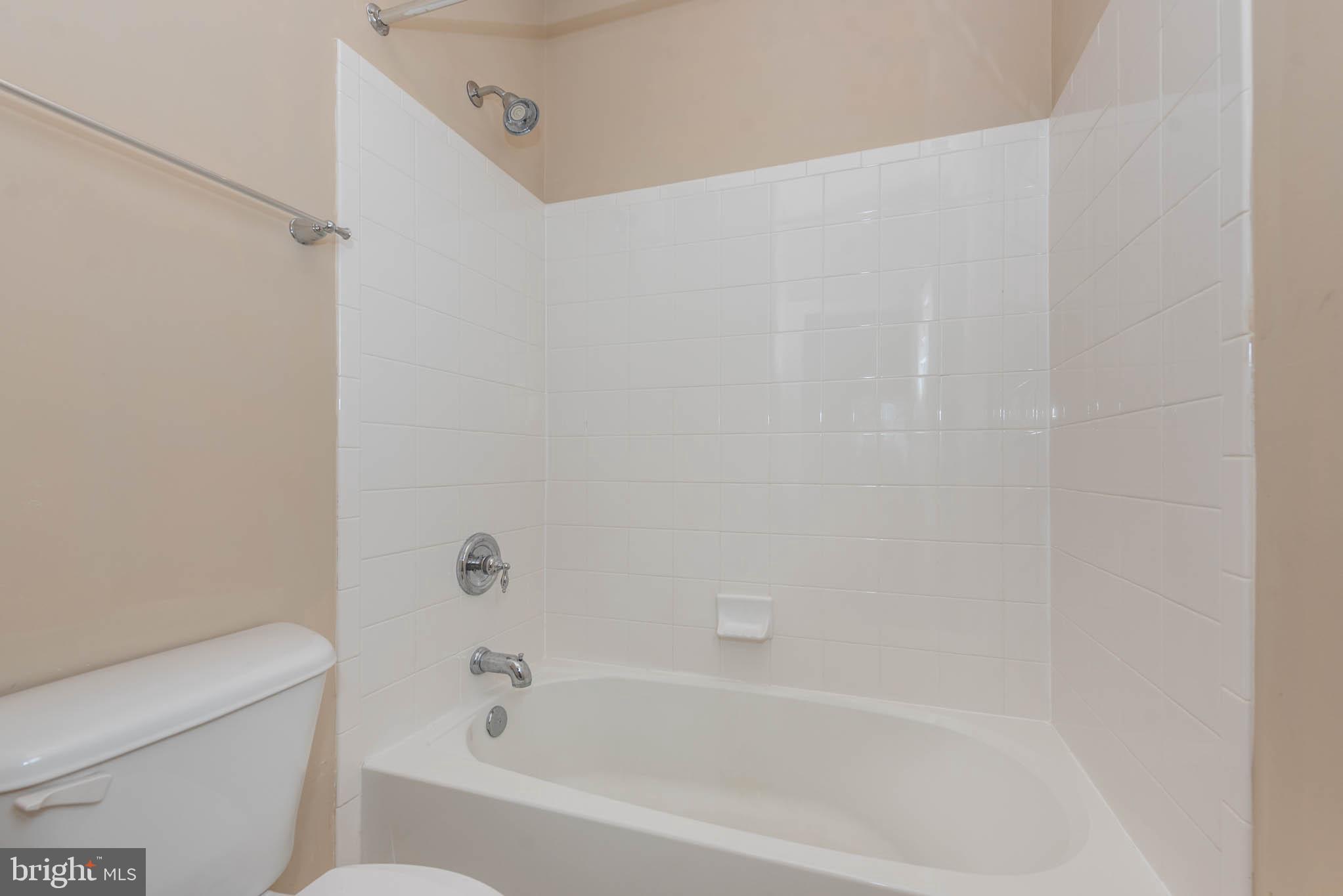 SUNNI SHADE - Residential Lease