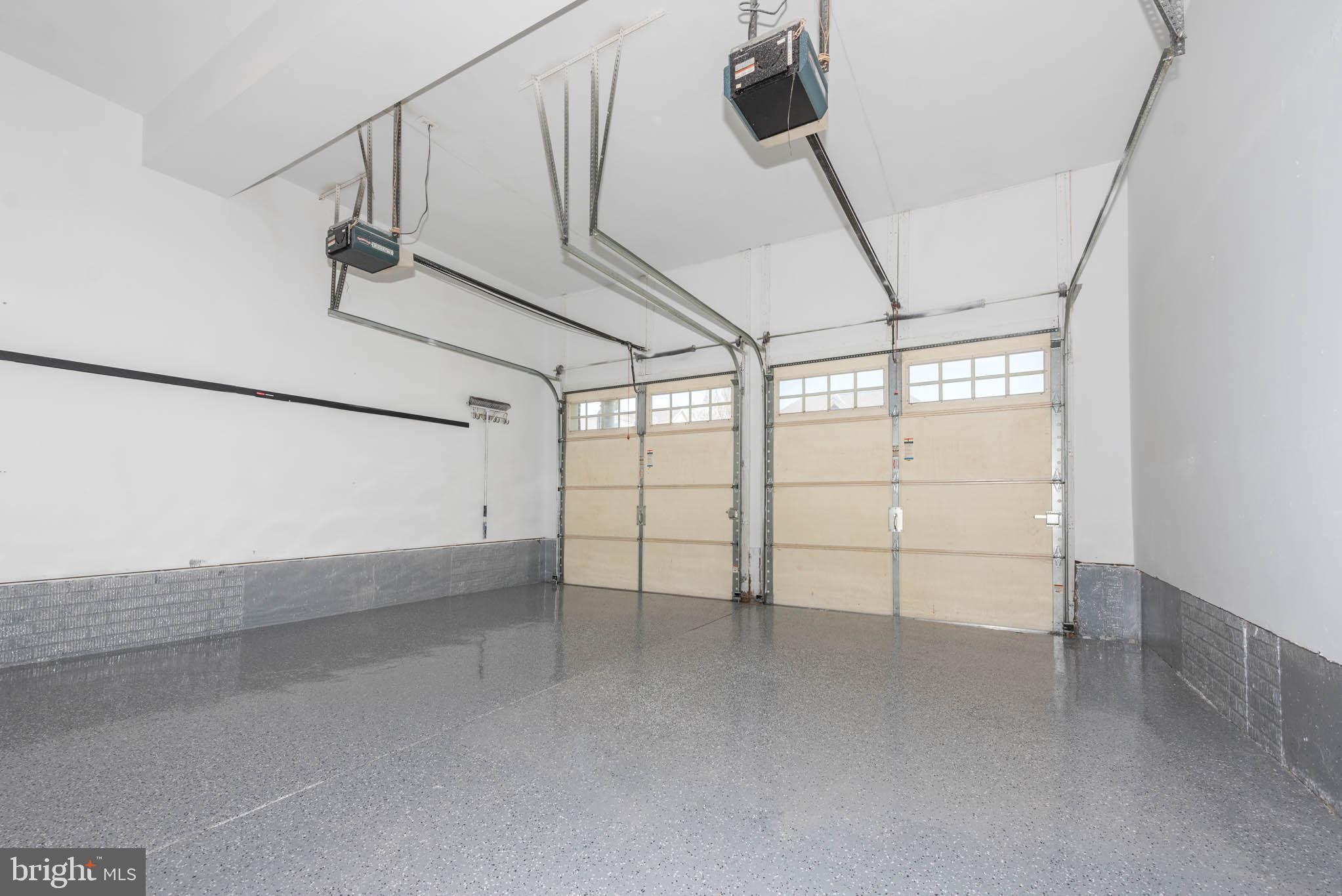 SUNNI SHADE - Residential Lease