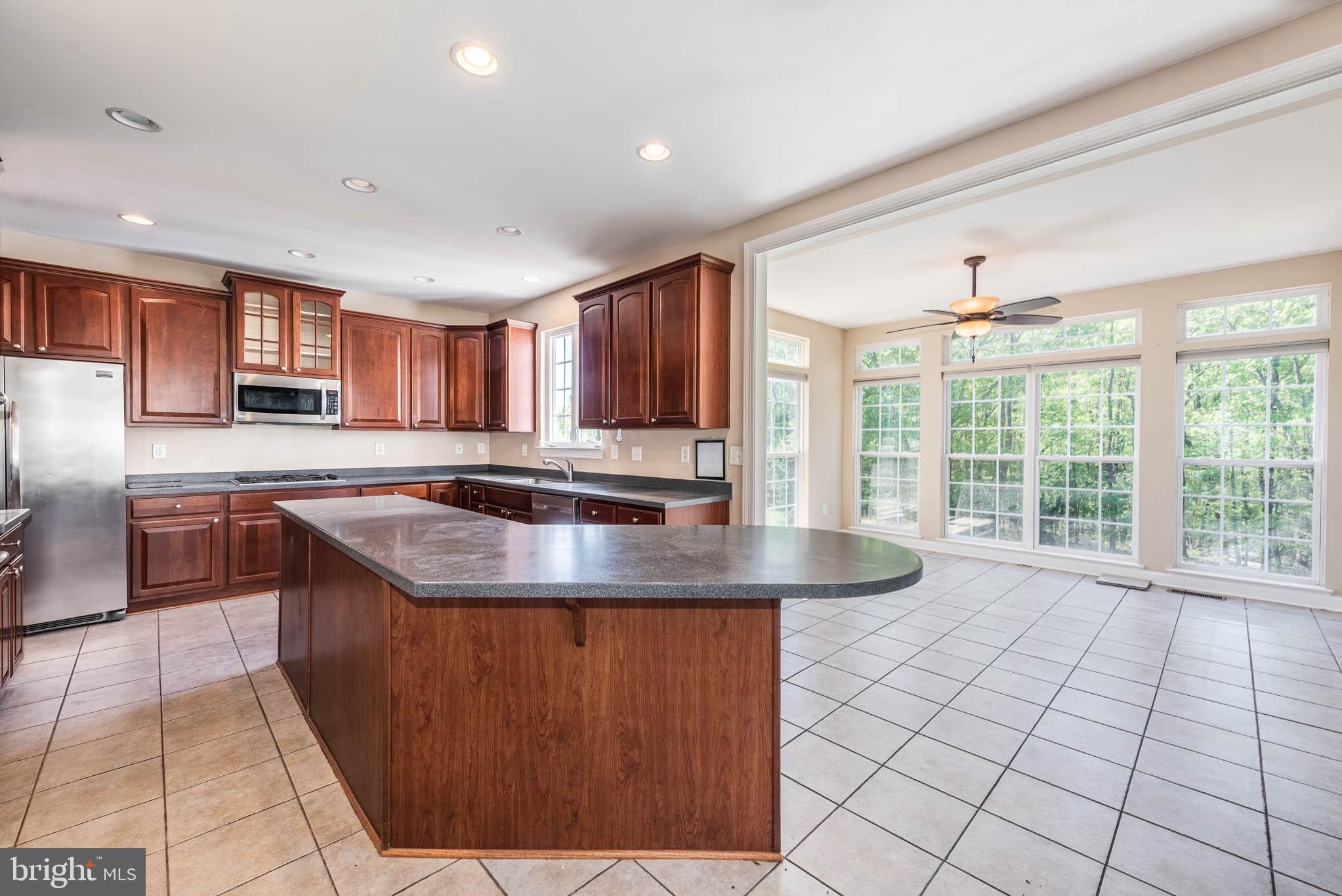 SUNNI SHADE - Residential Lease