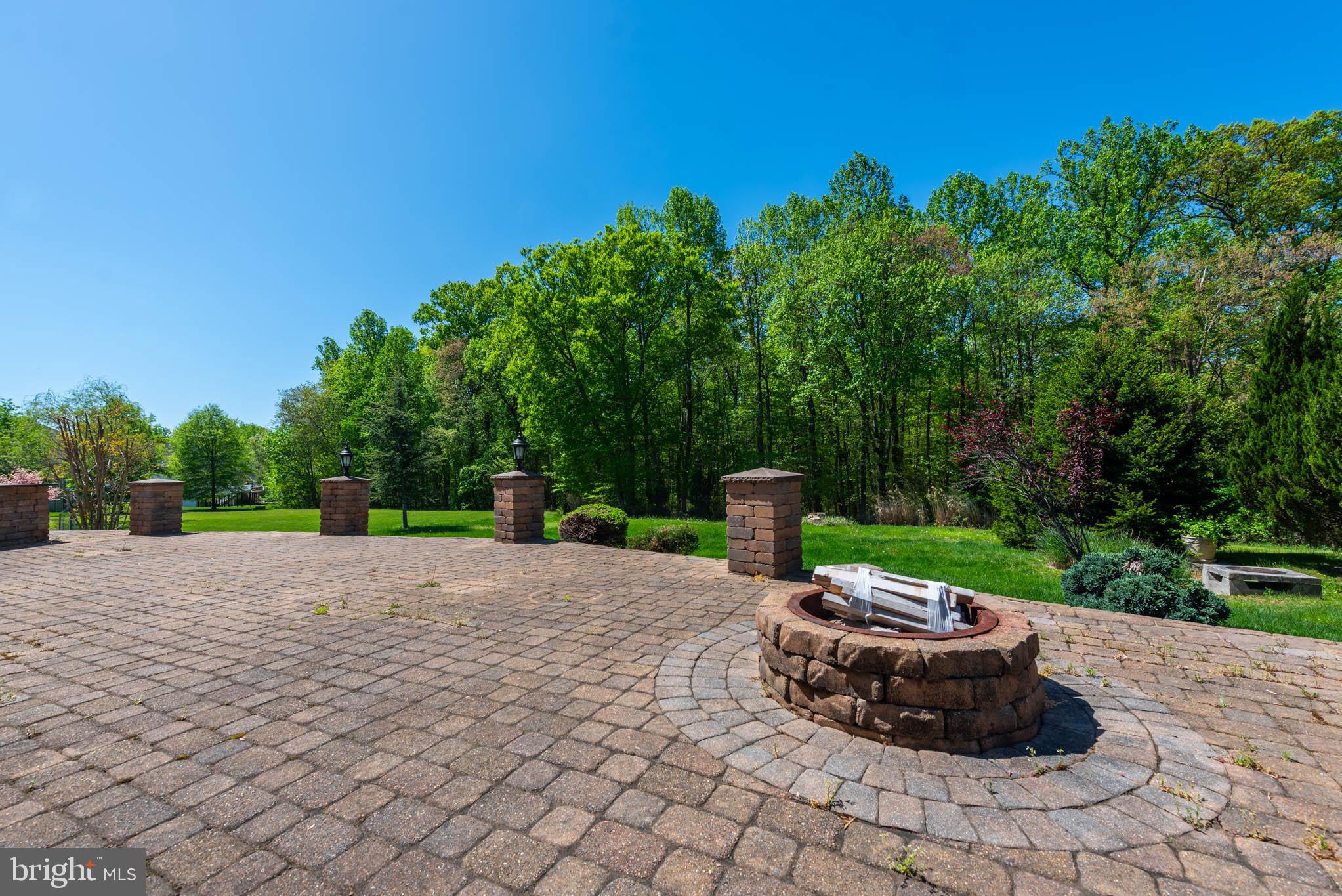 SUNNI SHADE - Residential Lease