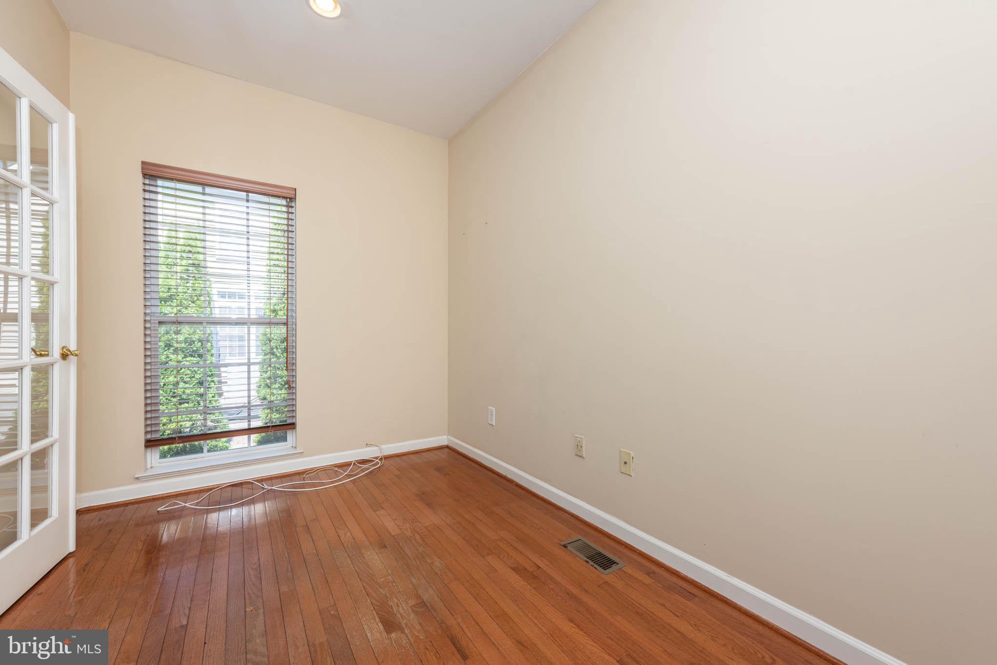 SUNNI SHADE - Residential Lease