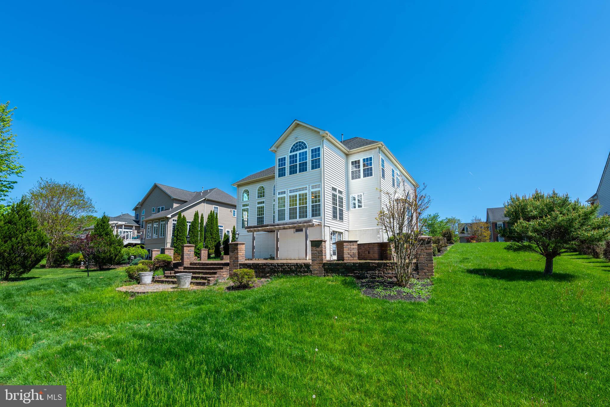 SUNNI SHADE - Residential Lease