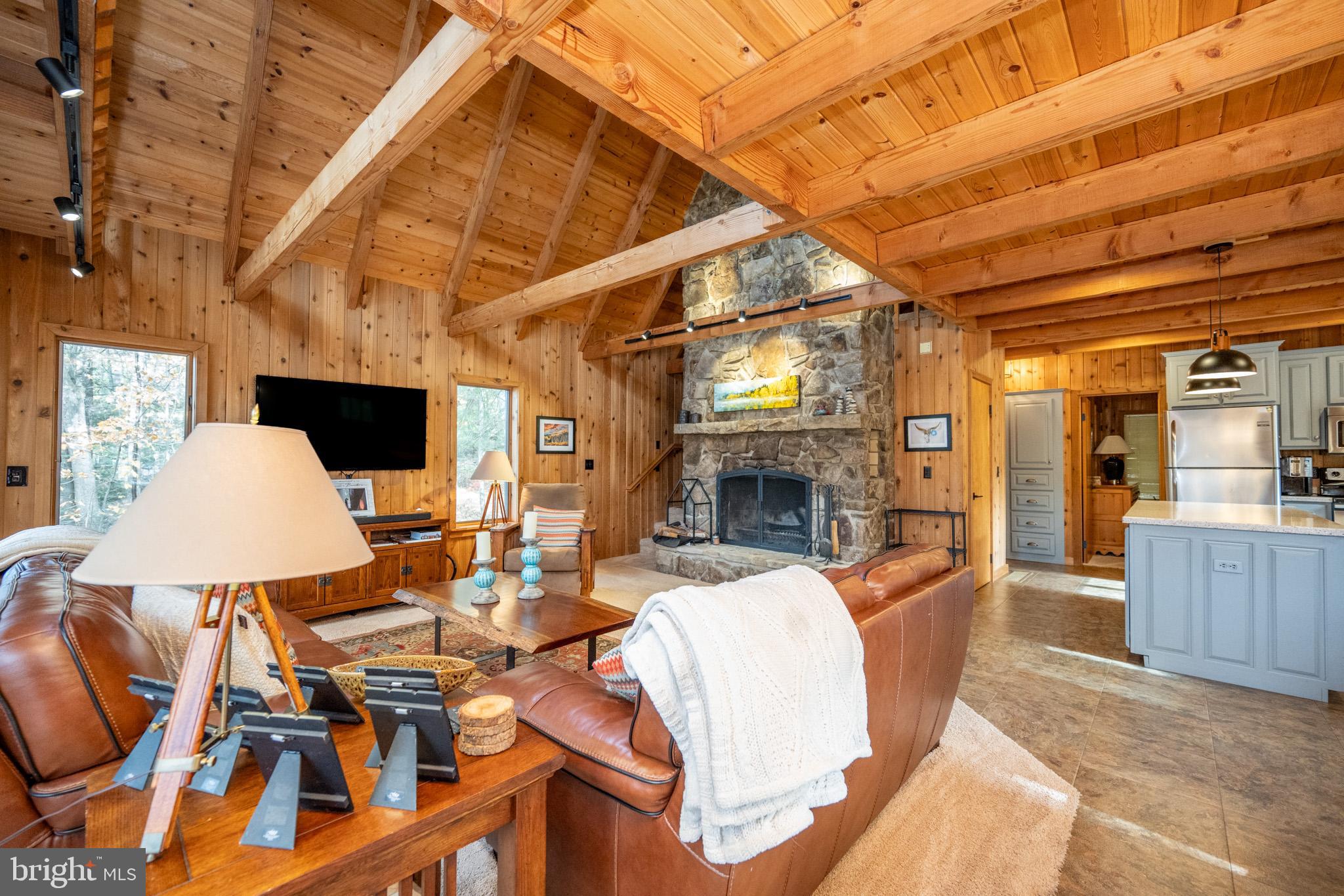 LAKE SHORE DRIVE - Residential