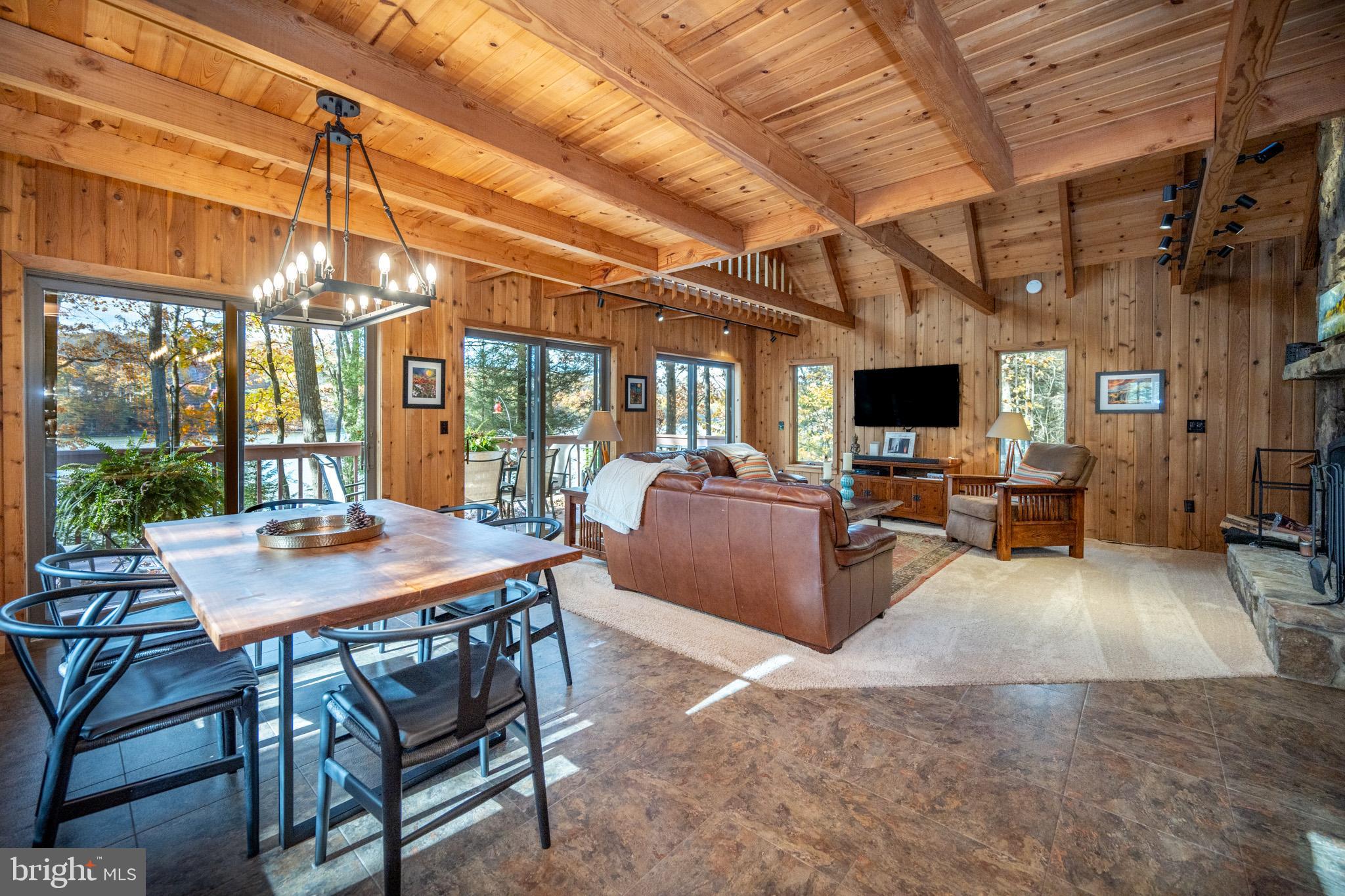 LAKE SHORE DRIVE - Residential