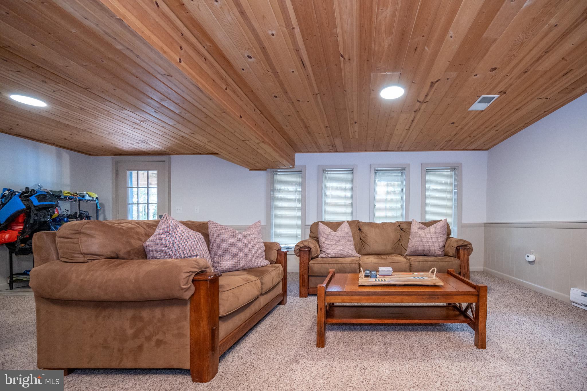 LAKE SHORE DRIVE - Residential