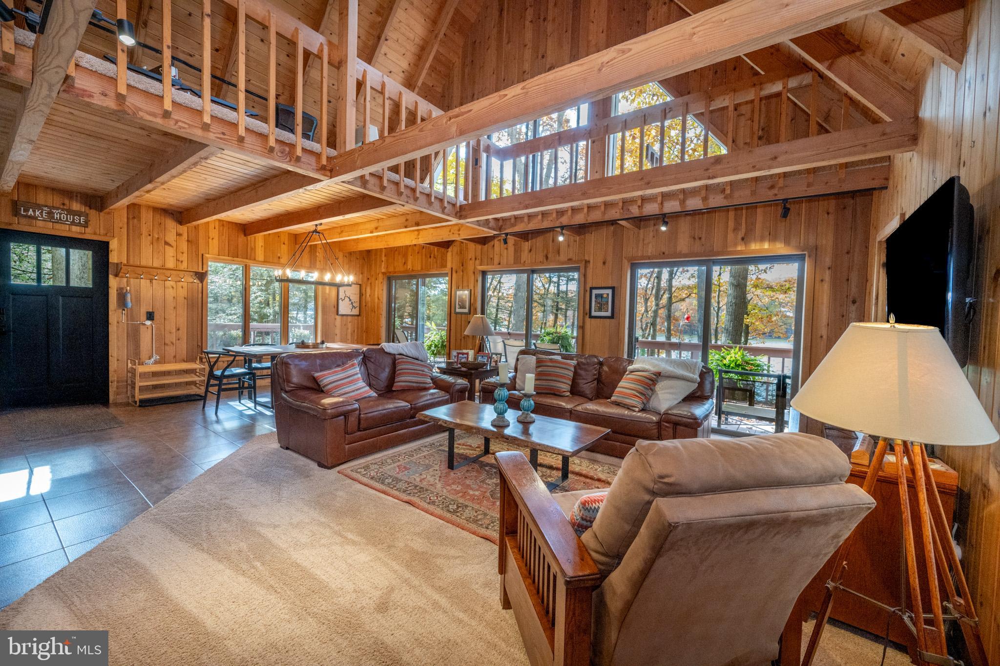 LAKE SHORE DRIVE - Residential