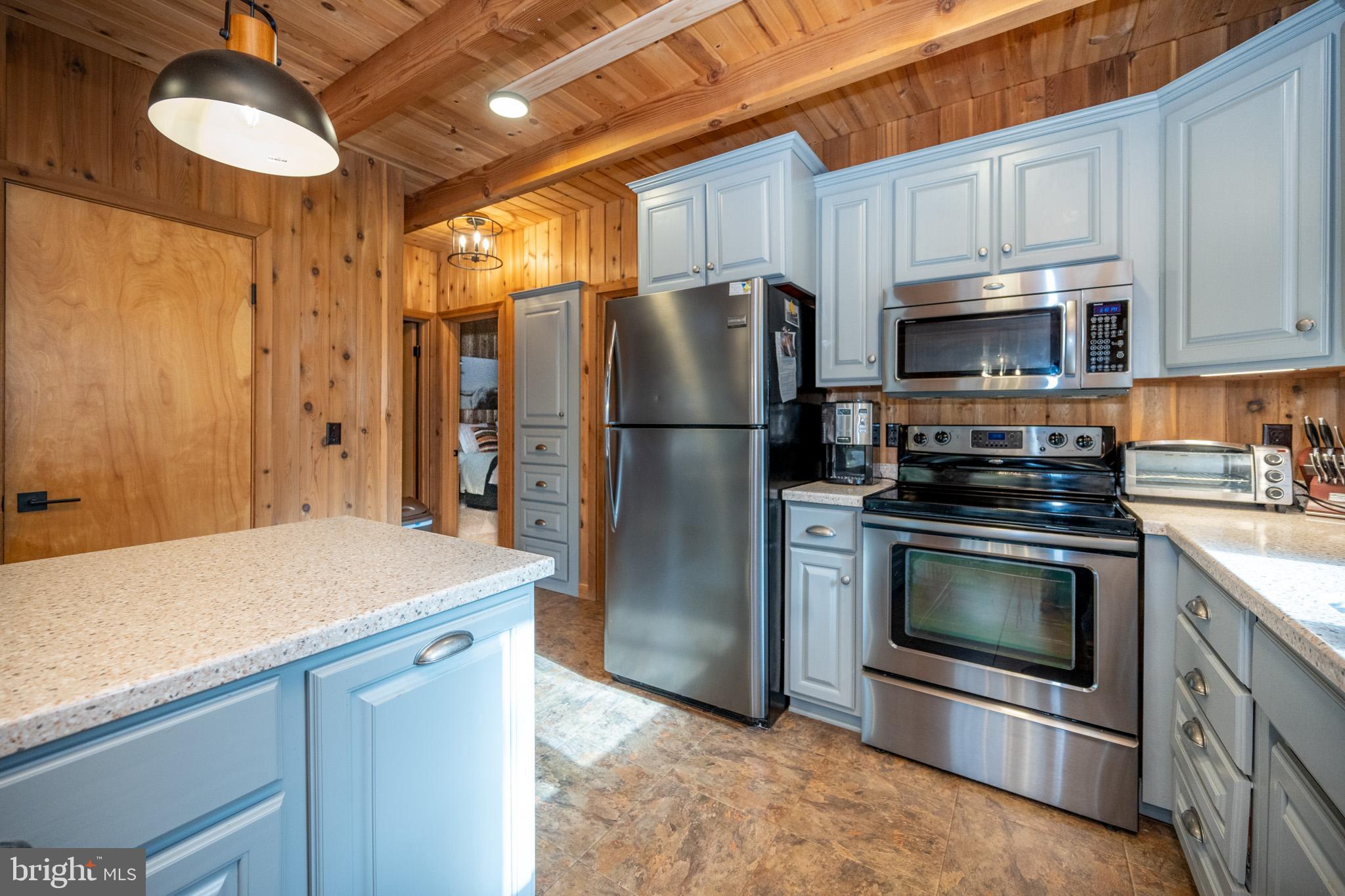 LAKE SHORE DRIVE - Residential