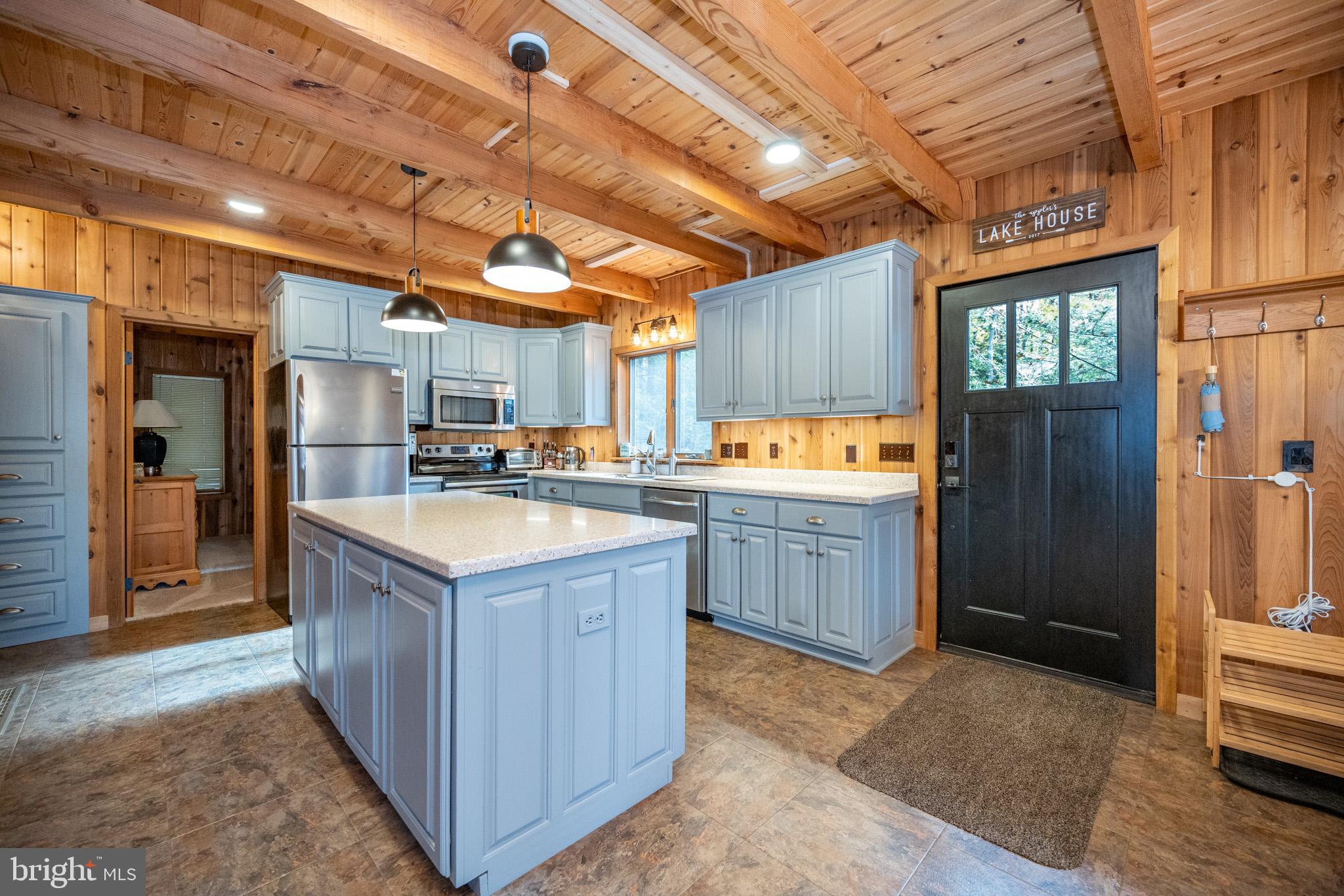 LAKE SHORE DRIVE - Residential