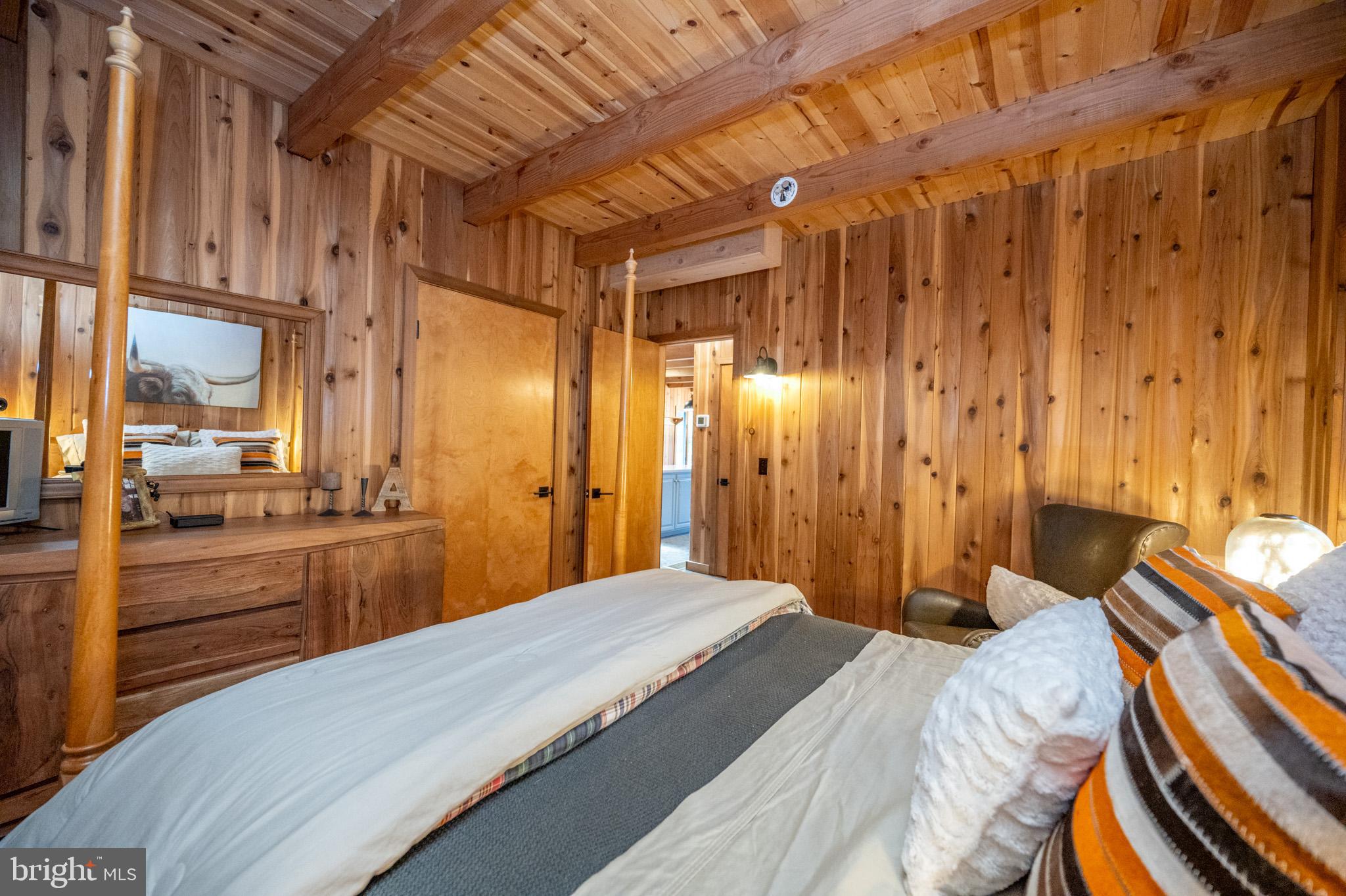 LAKE SHORE DRIVE - Residential