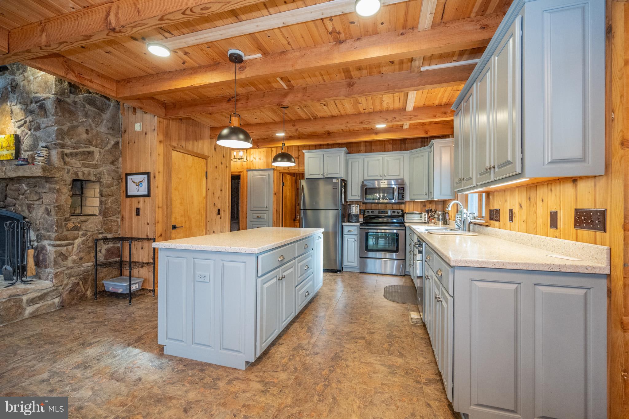 LAKE SHORE DRIVE - Residential