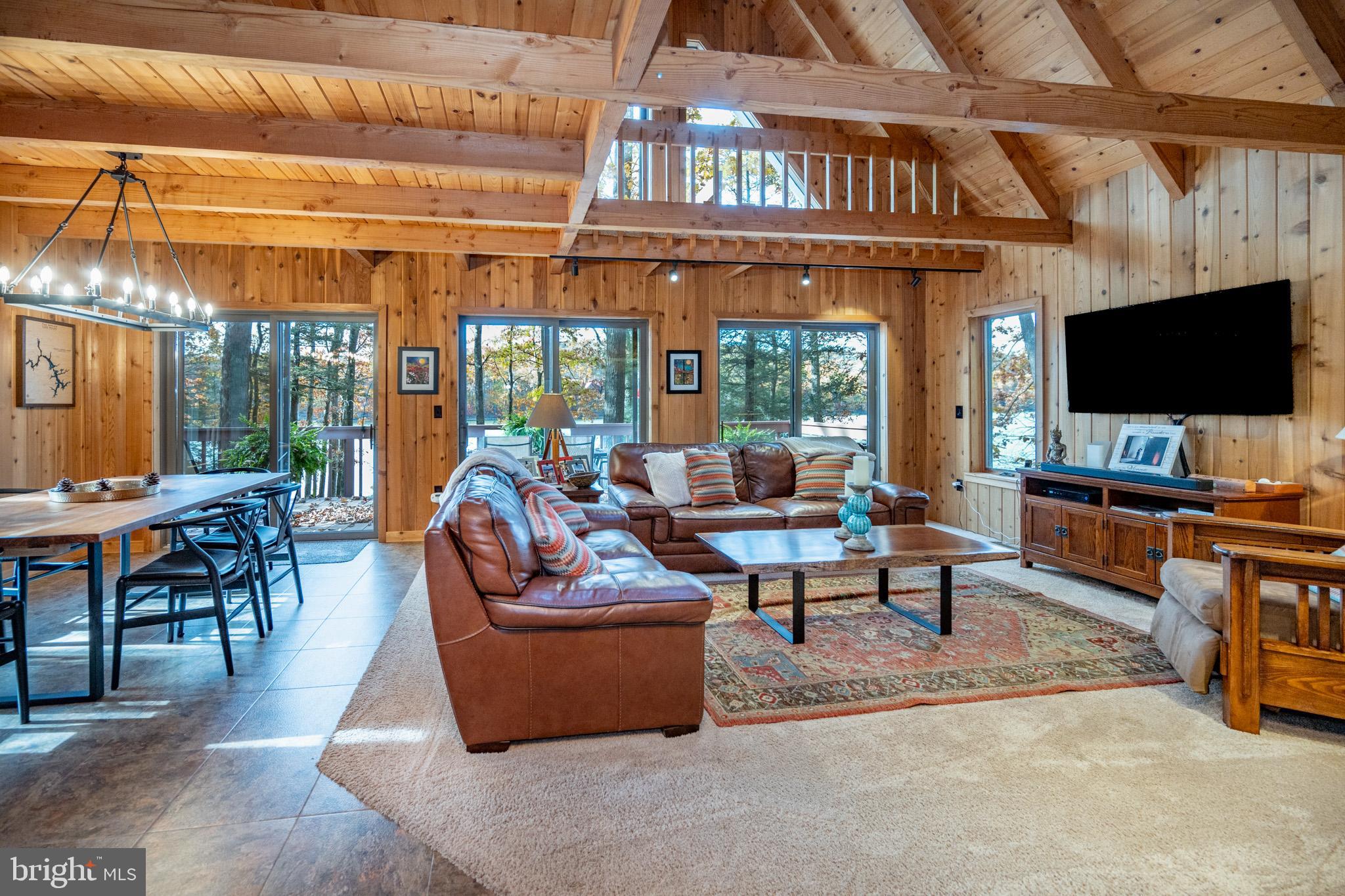 LAKE SHORE DRIVE - Residential