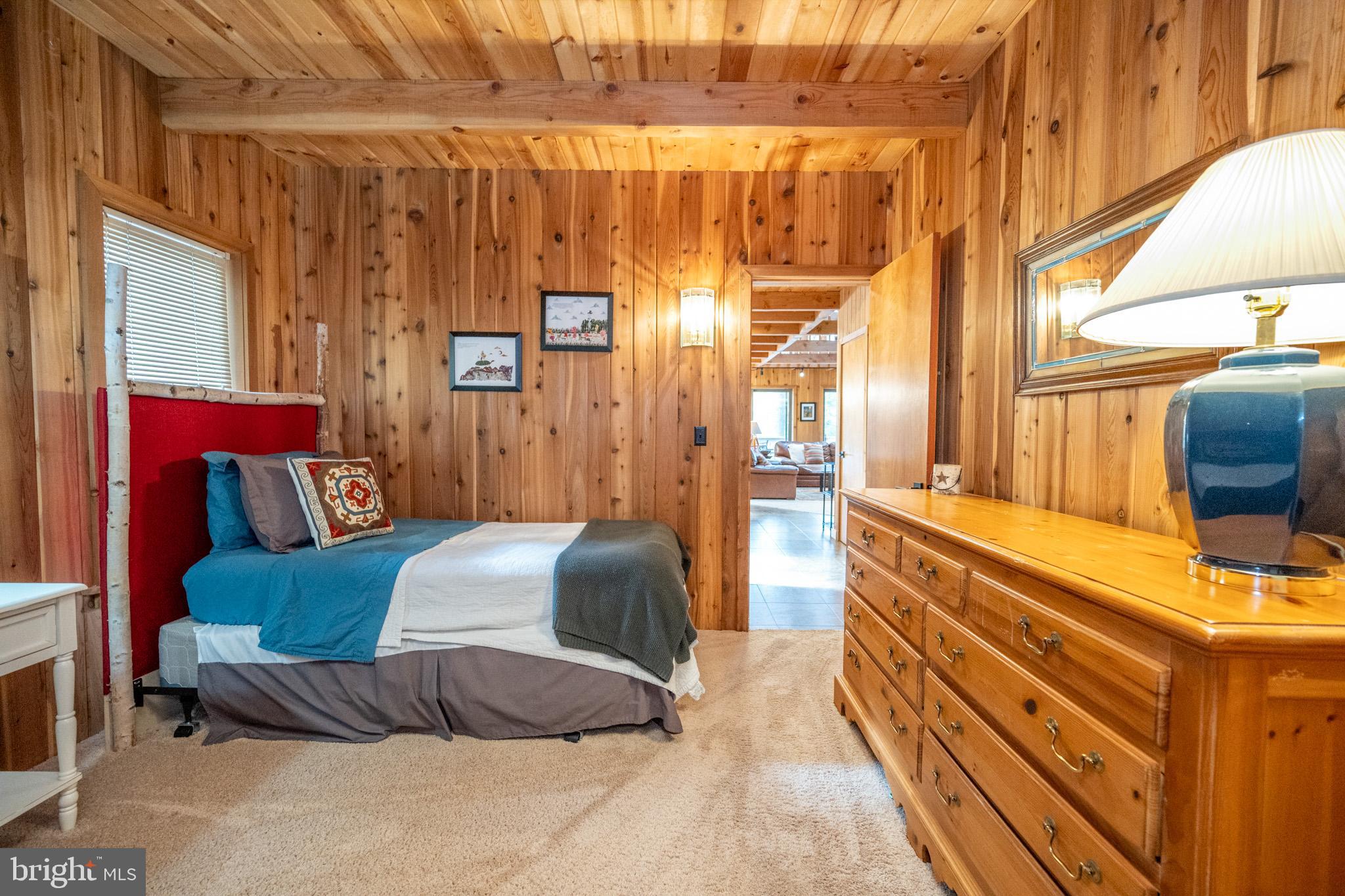 LAKE SHORE DRIVE - Residential