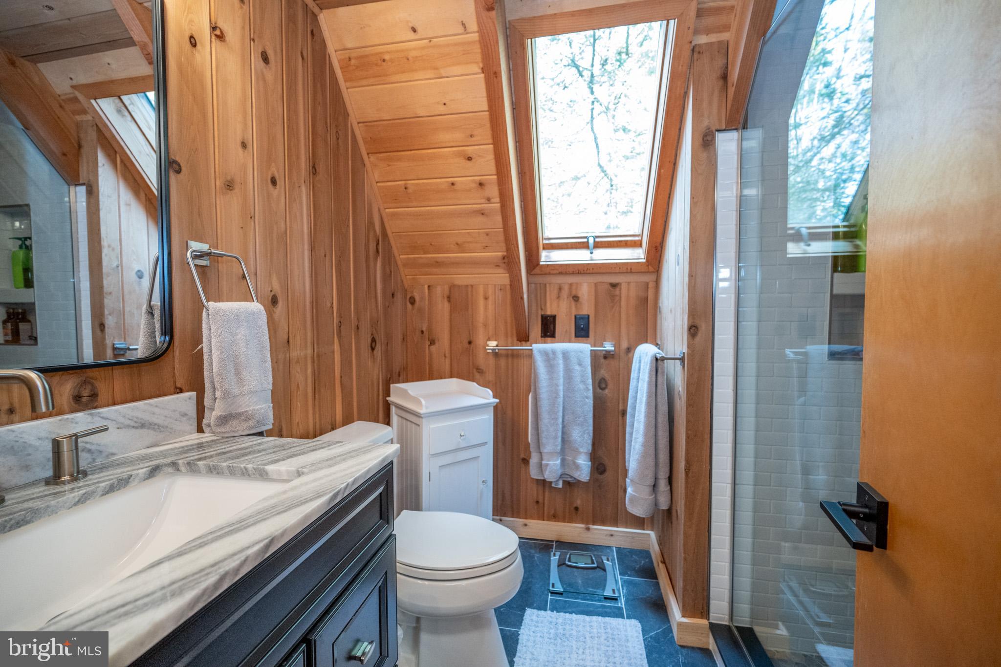 LAKE SHORE DRIVE - Residential