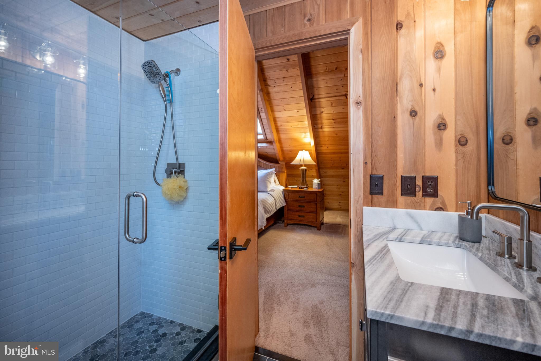 LAKE SHORE DRIVE - Residential