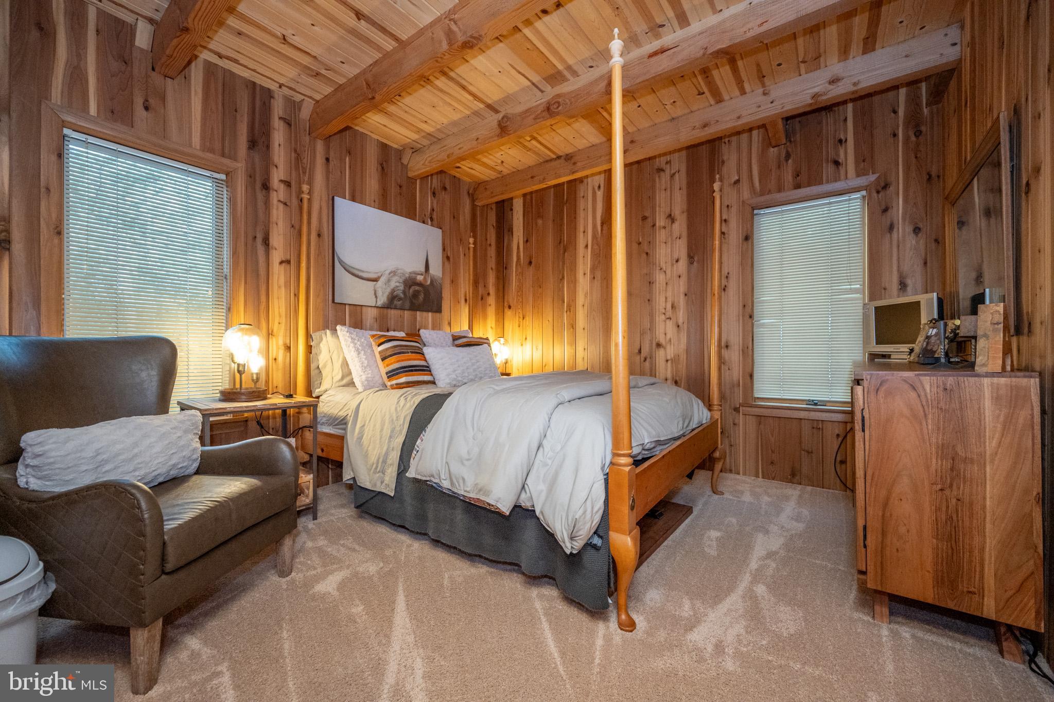 LAKE SHORE DRIVE - Residential