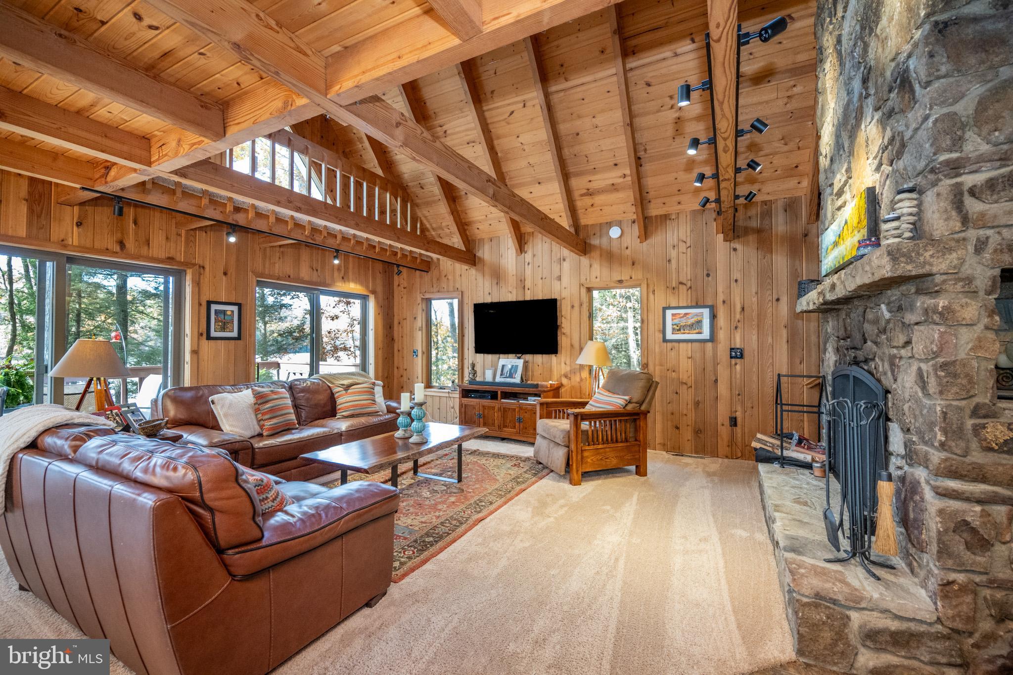 LAKE SHORE DRIVE - Residential