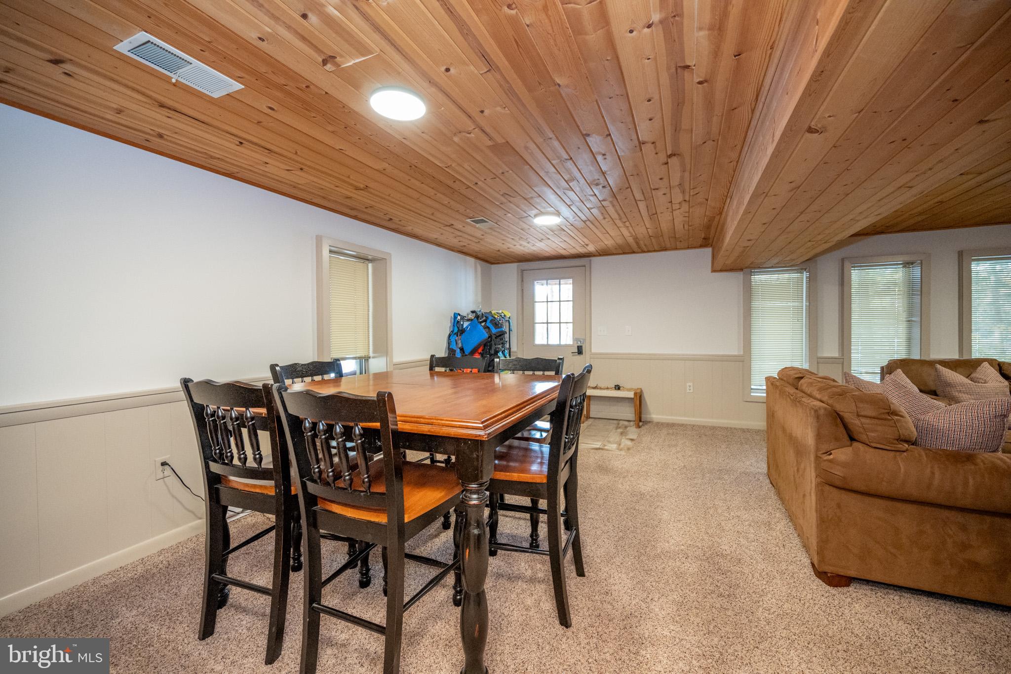 LAKE SHORE DRIVE - Residential