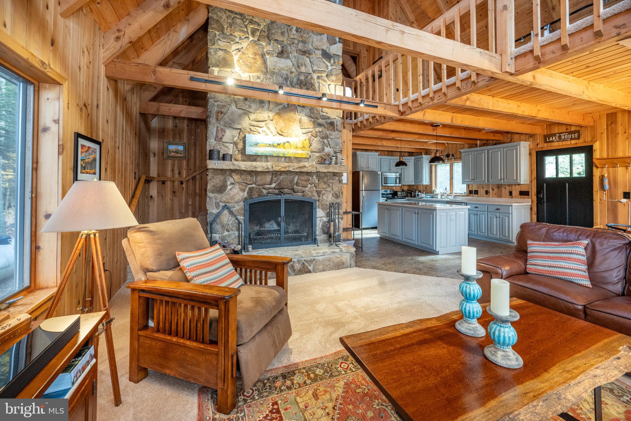 LAKE SHORE DRIVE - Residential