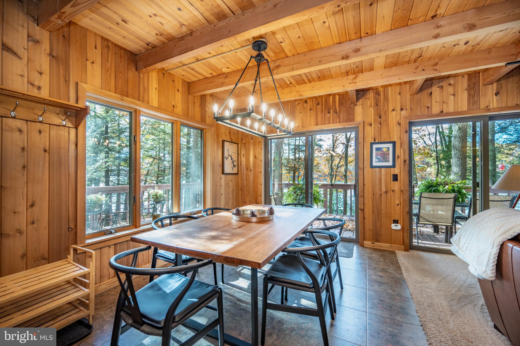 LAKE SHORE DRIVE - Residential