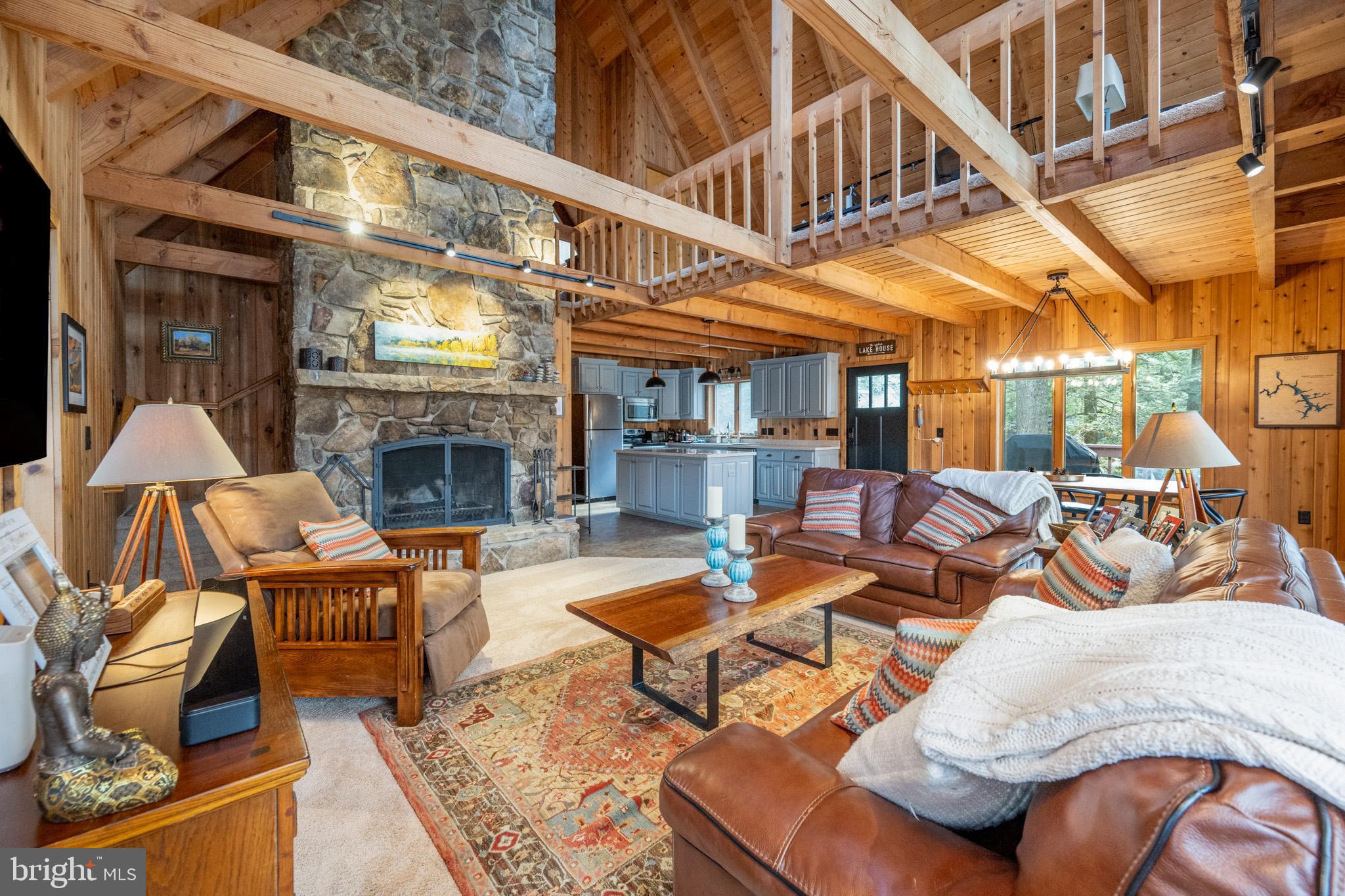 LAKE SHORE DRIVE - Residential