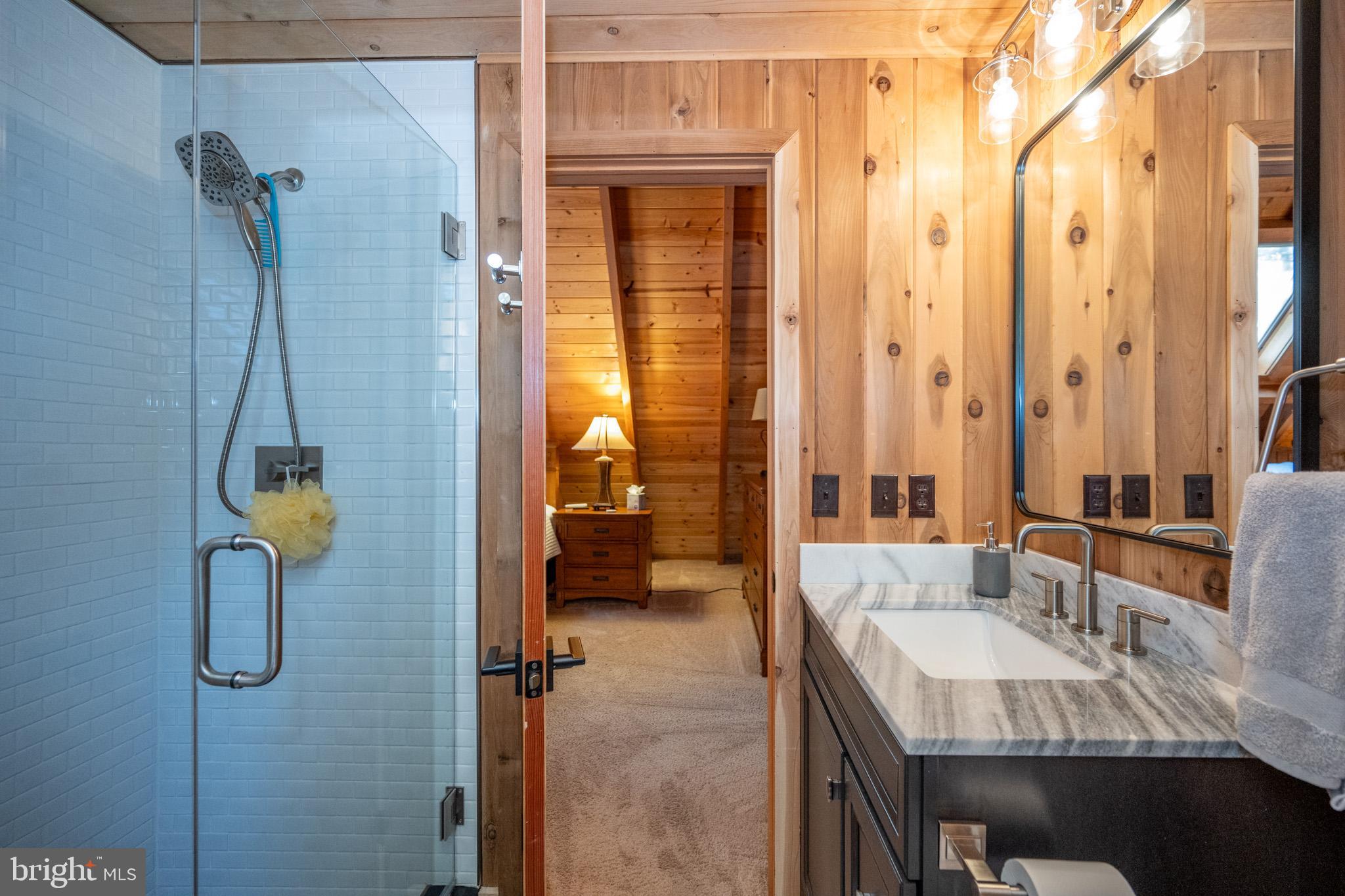 LAKE SHORE DRIVE - Residential