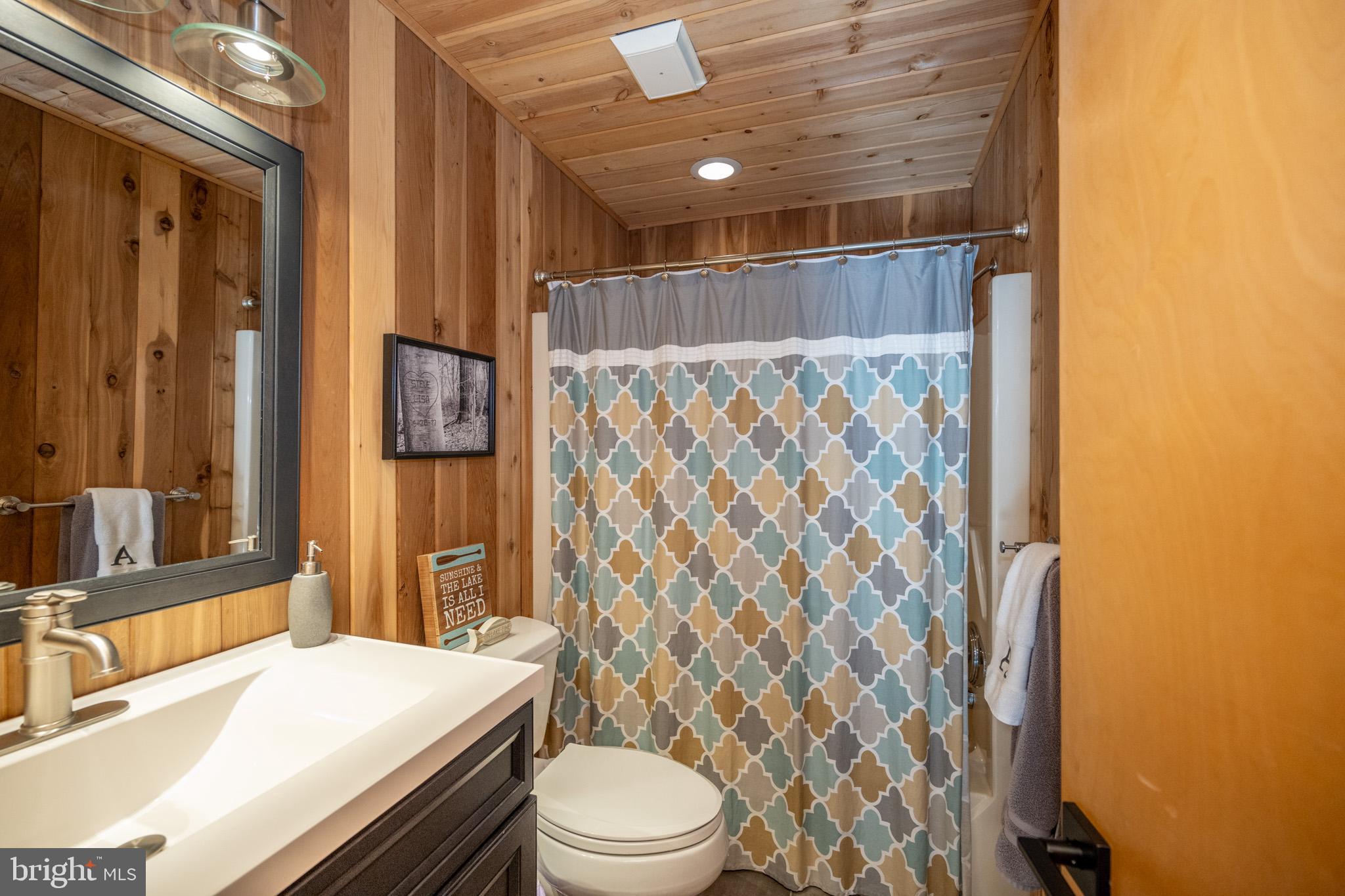 LAKE SHORE DRIVE - Residential