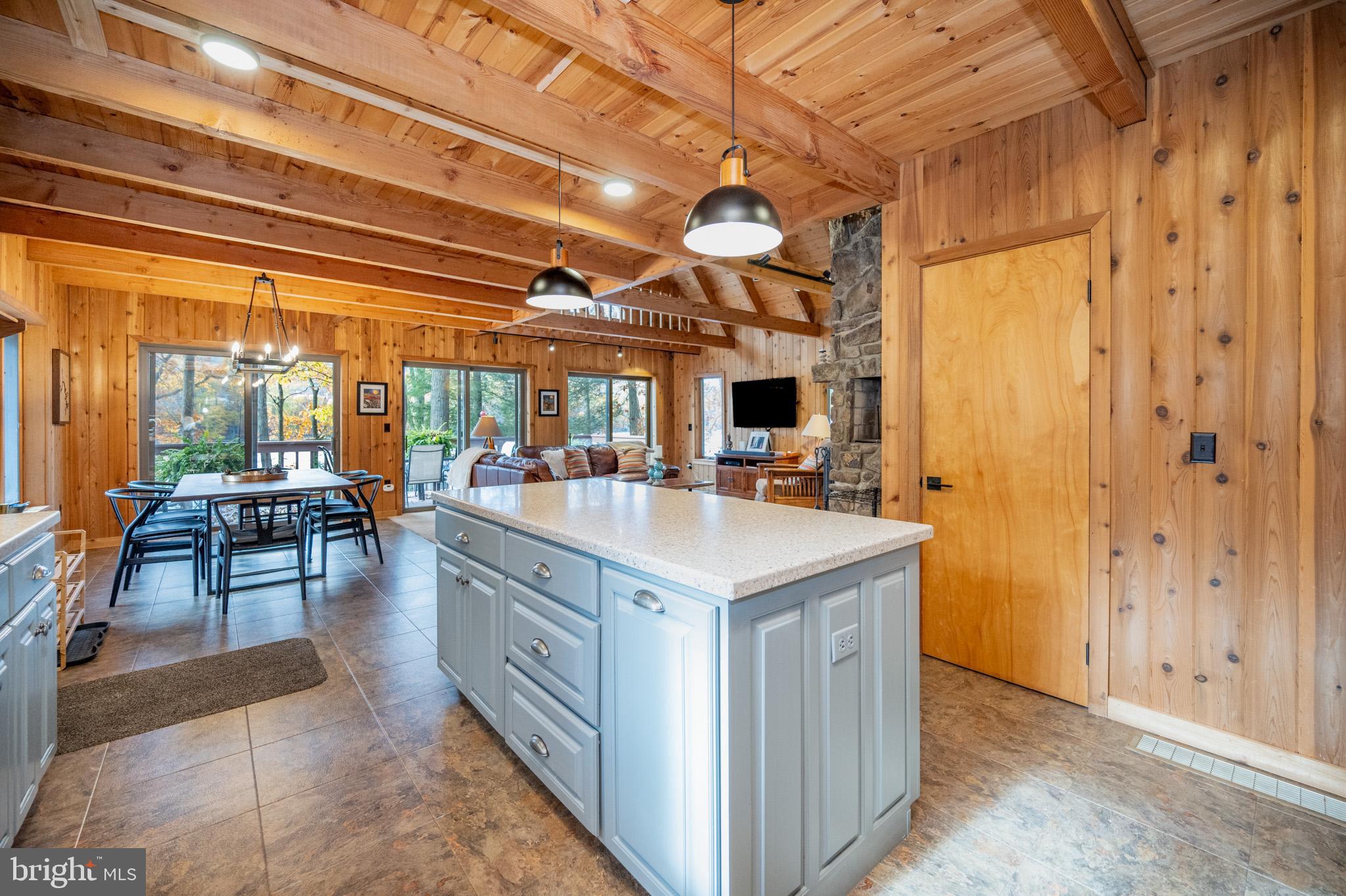 LAKE SHORE DRIVE - Residential